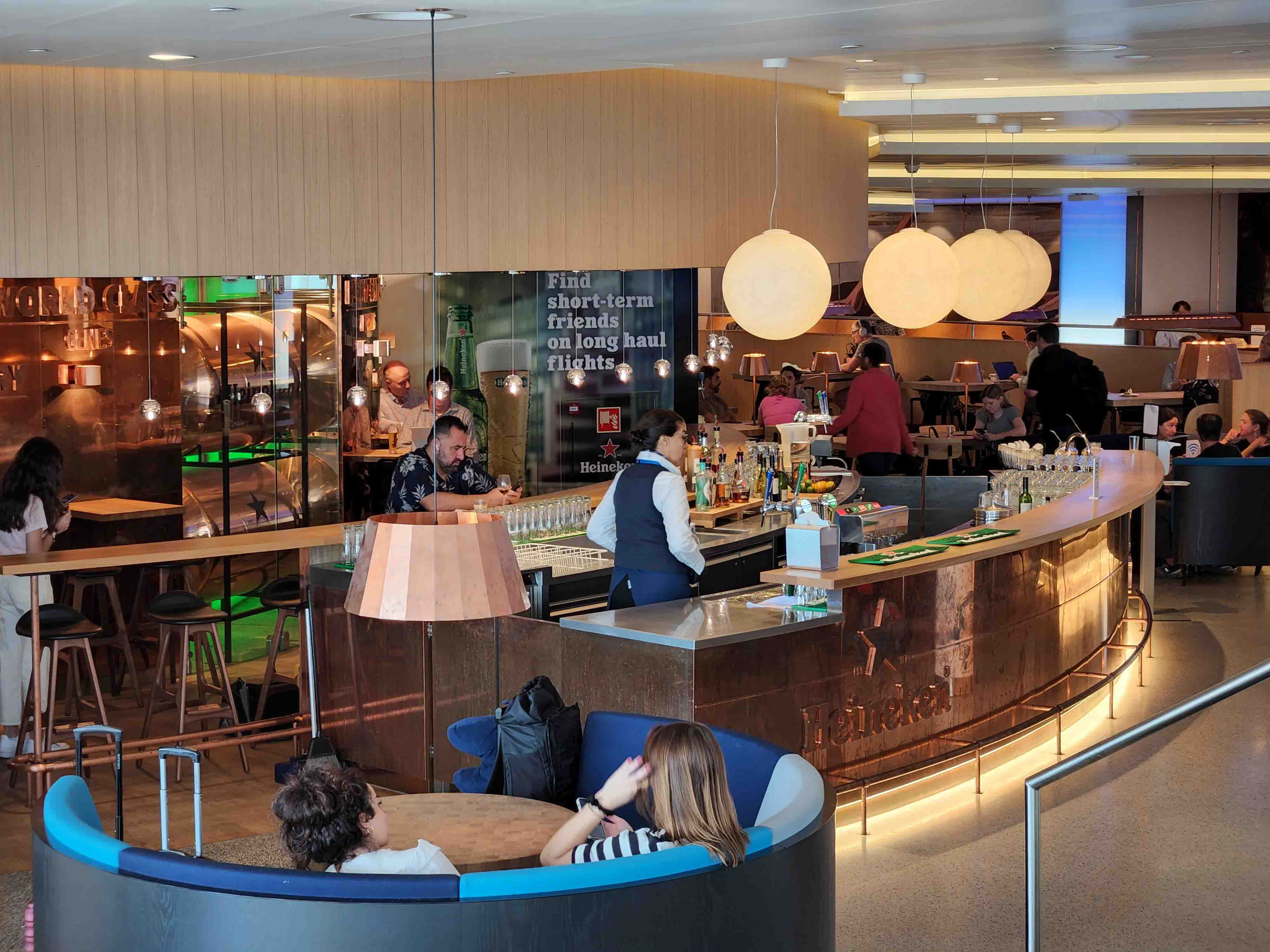 Review: KLM Amsterdam Non-Schengen Crown Lounge - Main Floor Drinks -1-