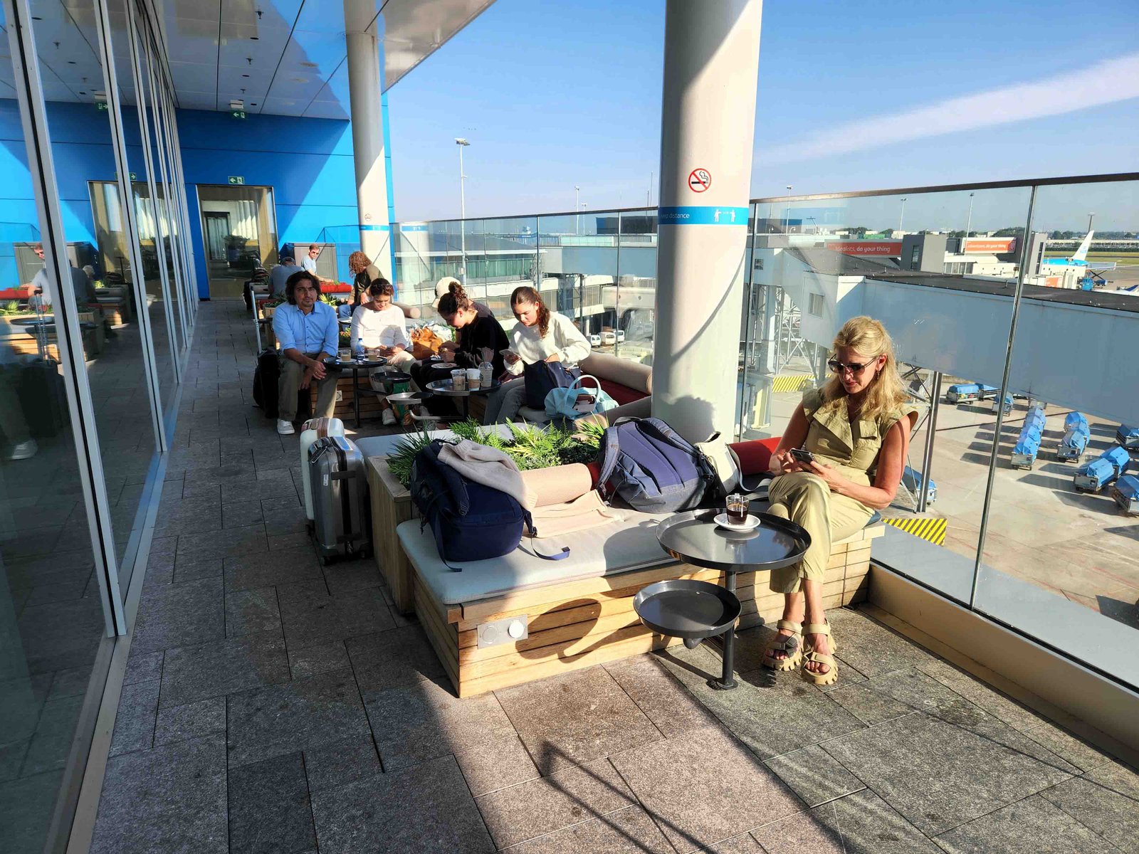 Review: KLM Amsterdam Non-Schengen Crown Lounge - Terrace -1-
