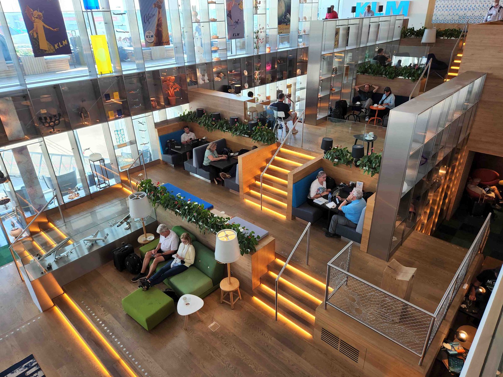 Review: KLM Amsterdam Non-Schengen Crown Lounge - Upstairs Seating -6-