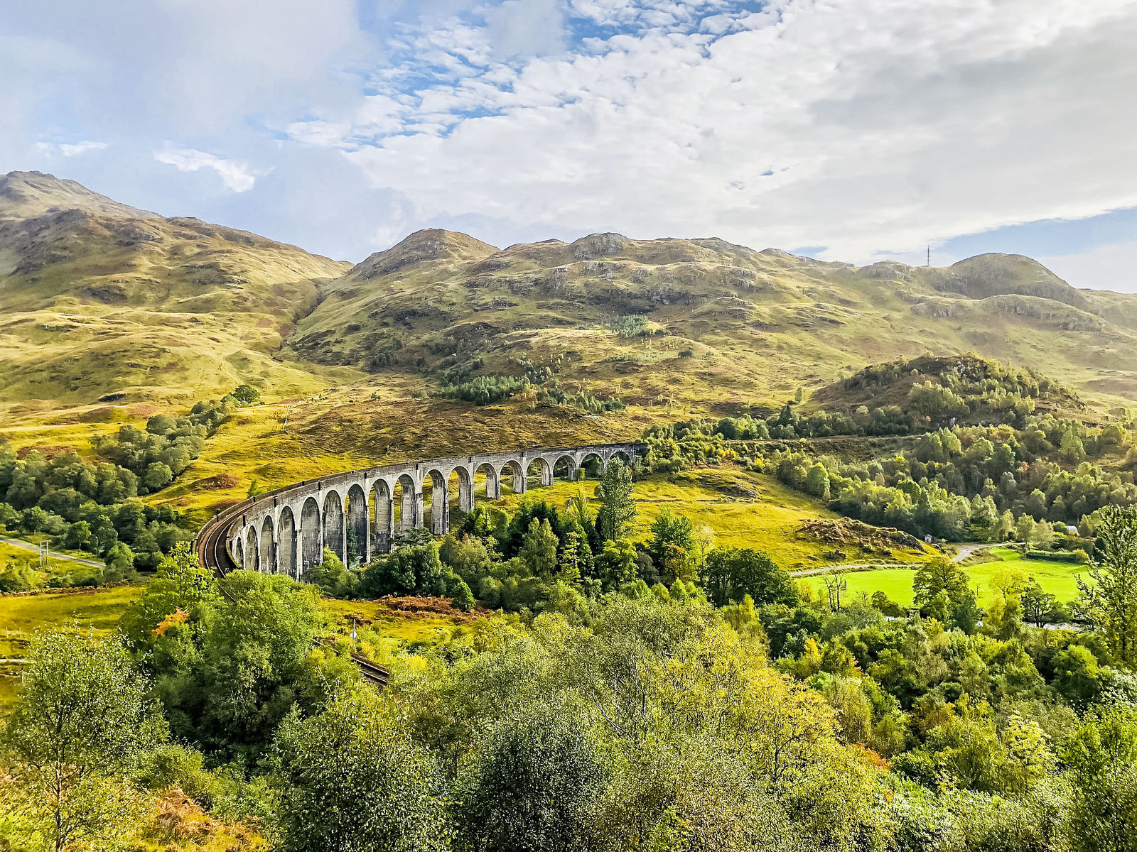 Harry Potter: Ultimate Experiences With Points and Miles - Glenfinnan Railway Viaduc