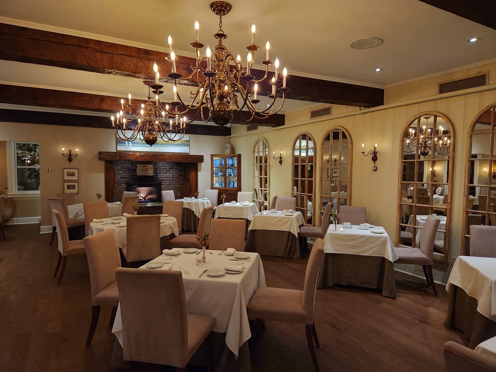 Review: Manoir Hovey Eastern Townships, Quebec - Manoir Hovey Dining -5-