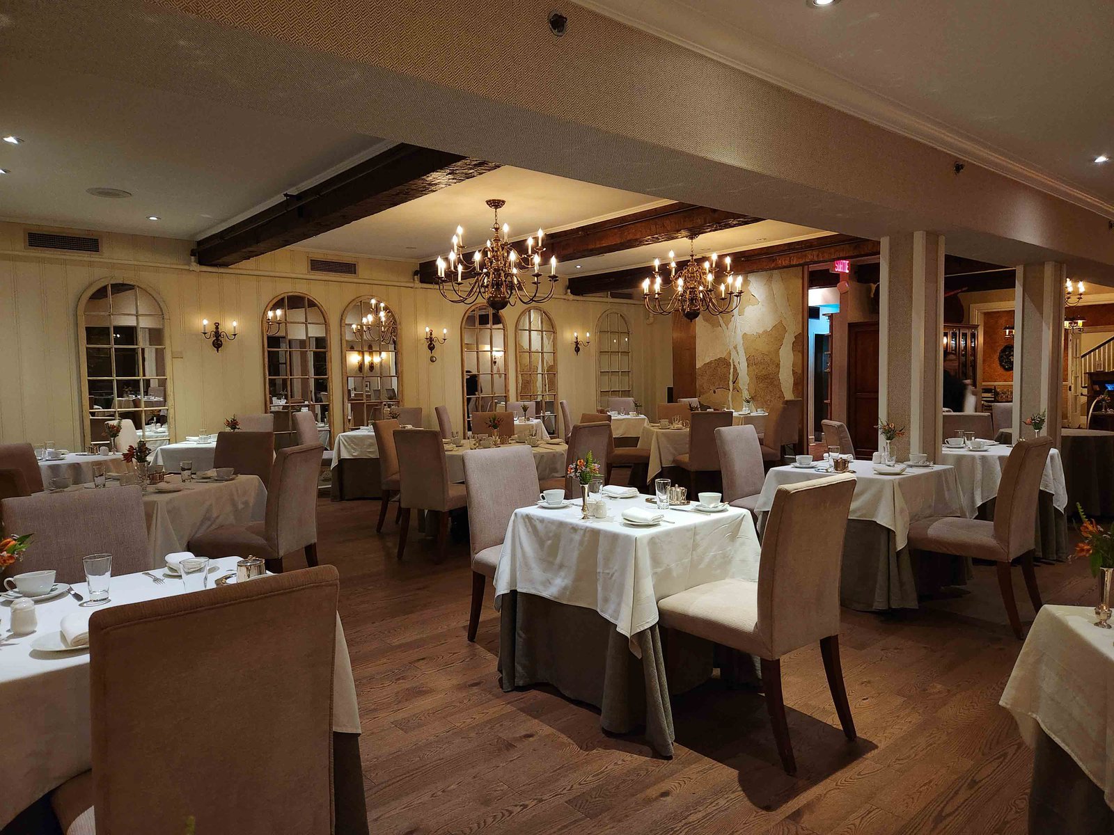 Review: Manoir Hovey Eastern Townships, Quebec - Manoir Hovey Dining -8-