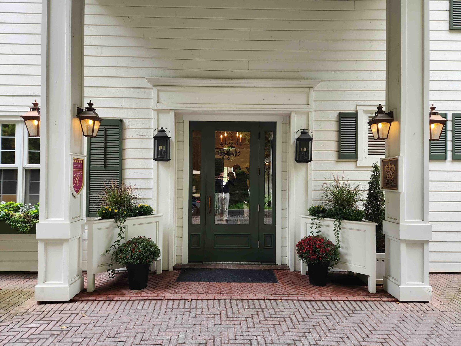 Review: Manoir Hovey Eastern Townships, Quebec - Manoir Hovey Exterior -2-