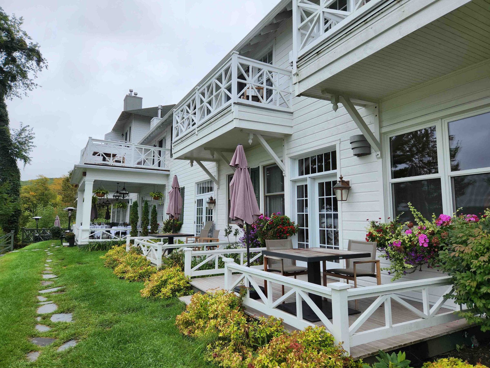 Review: Manoir Hovey Eastern Townships, Quebec - Manoir Hovey Exterior -8-