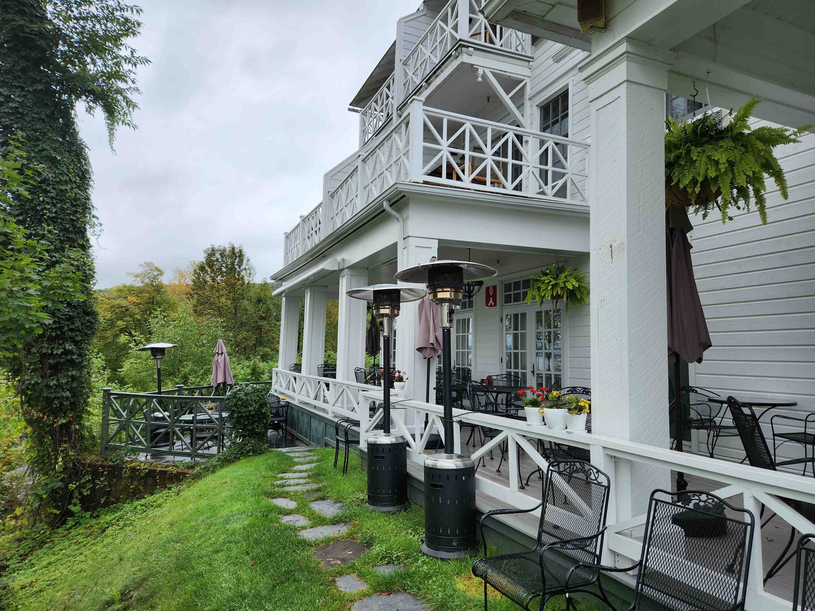 Review: Manoir Hovey Eastern Townships, Quebec - Manoir Hovey Exterior -9-