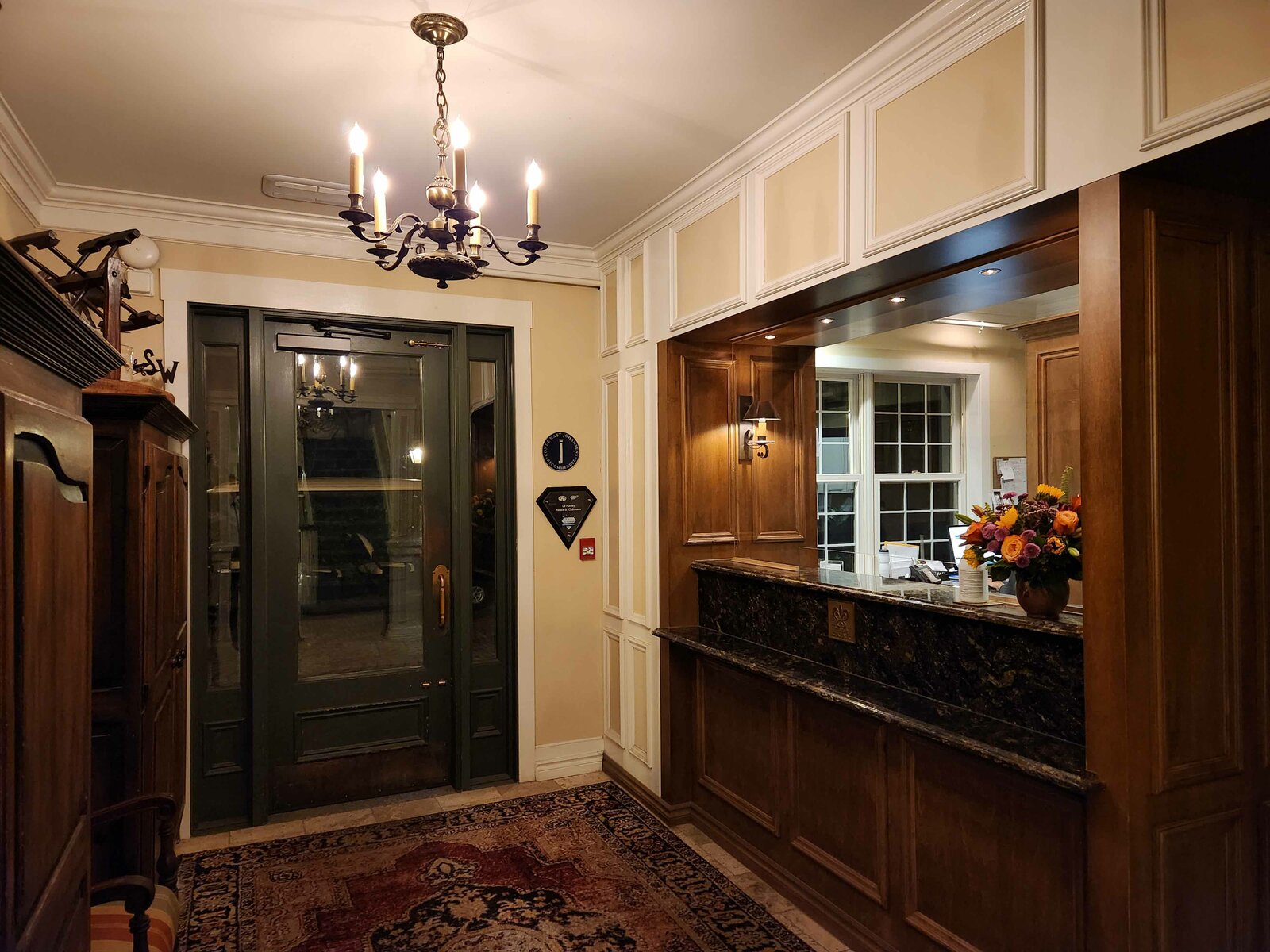 Review: Manoir Hovey Eastern Townships, Quebec - Manoir Hovey Reception -1-