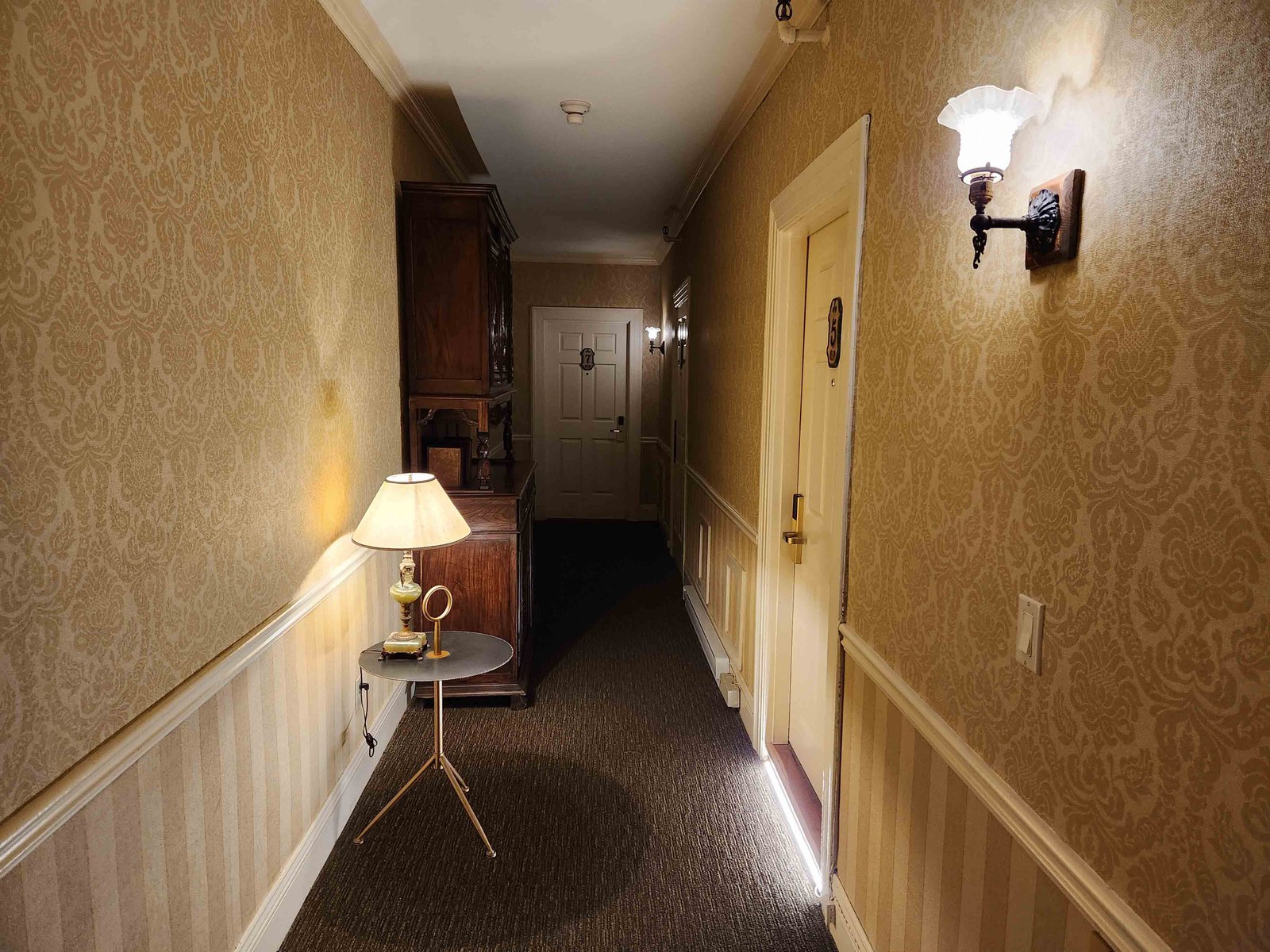 Review: Manoir Hovey Eastern Townships, Quebec - Manoir Hovey Reception -8-