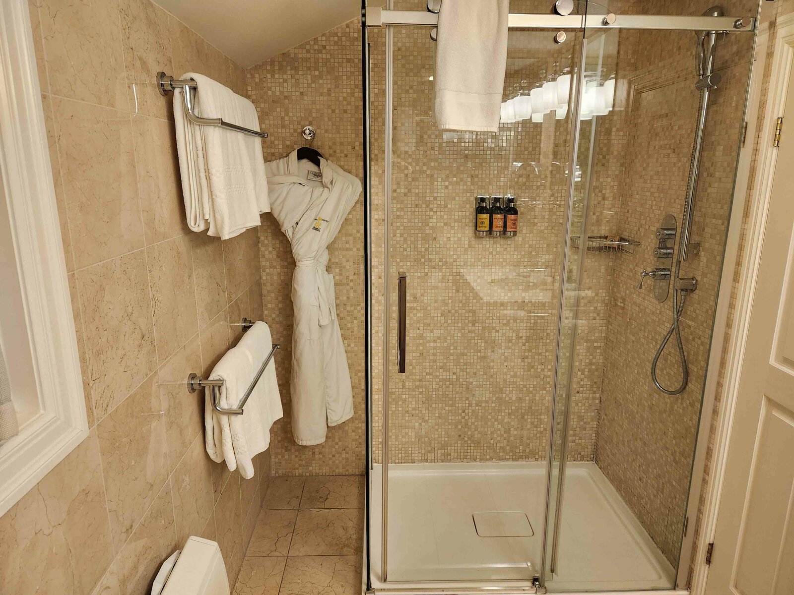 Review: Manoir Hovey Eastern Townships, Quebec - Manoir Hovey Room -17-