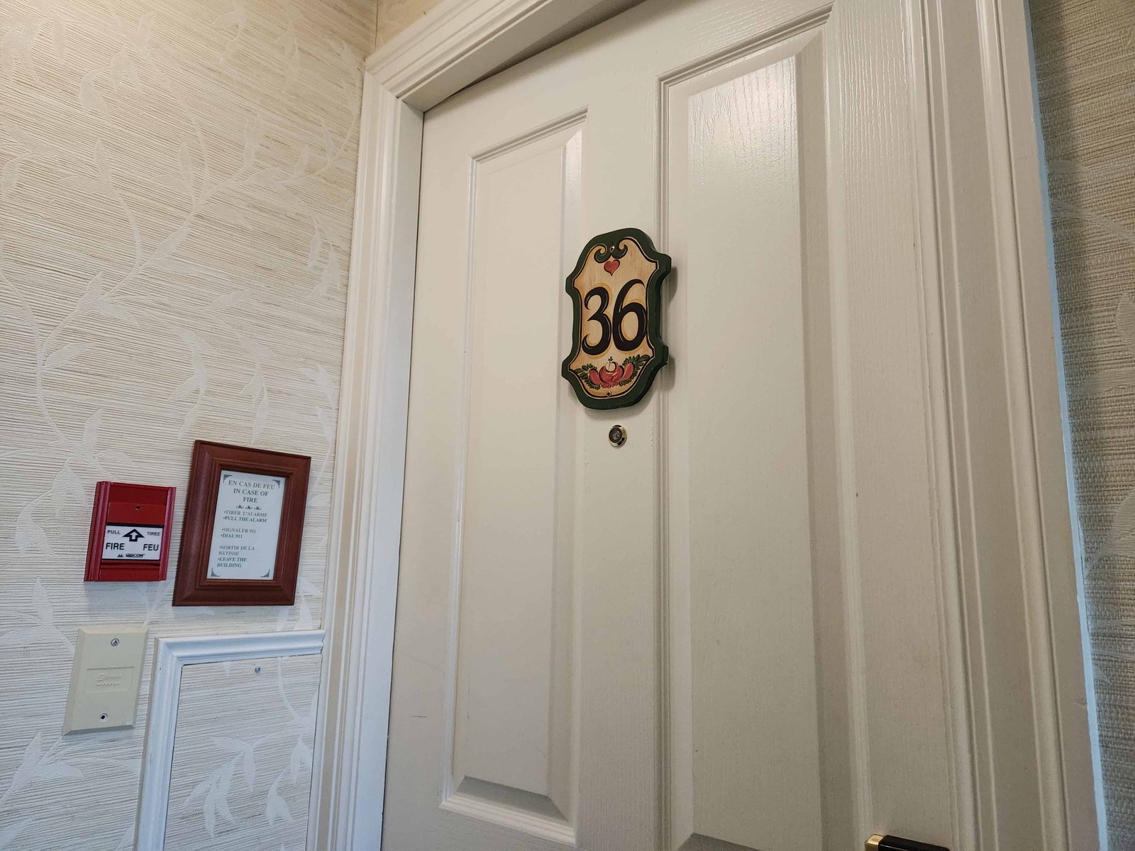 Review: Manoir Hovey Eastern Townships, Quebec - Manoir Hovey Room -2-