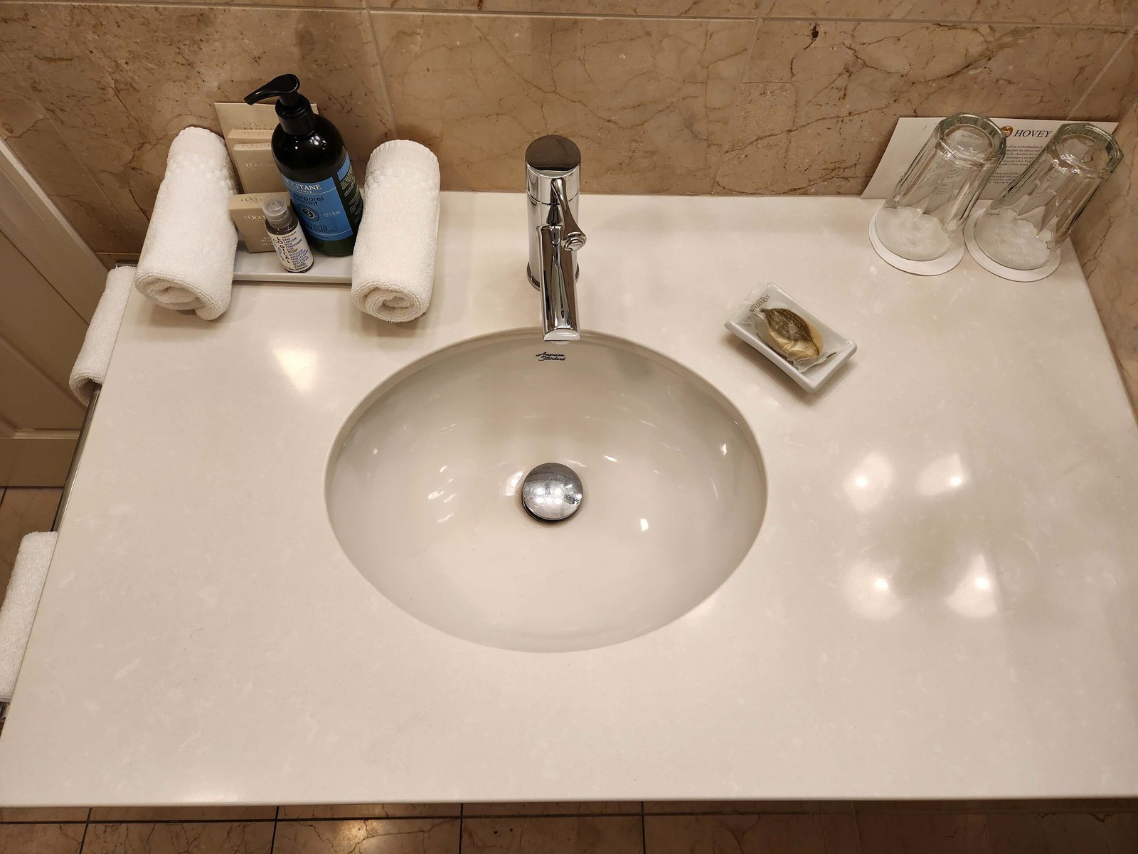 Review: Manoir Hovey Eastern Townships, Quebec - Manoir Hovey Room -20-