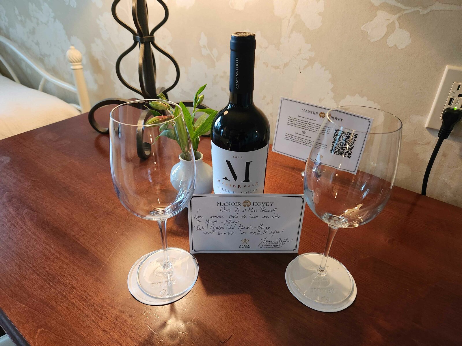 Review: Manoir Hovey Eastern Townships, Quebec - Manoir Hovey Room -5-