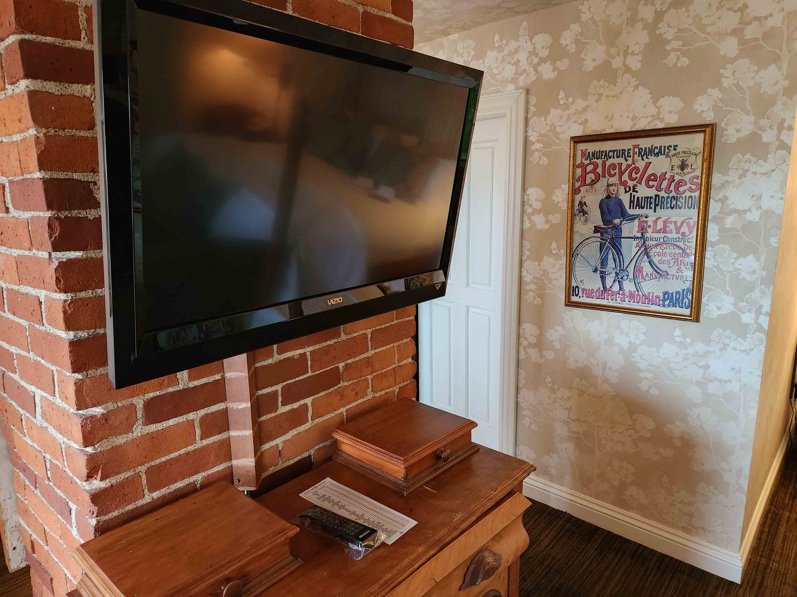 Review: Manoir Hovey Eastern Townships, Quebec - Manoir Hovey Room -9-
