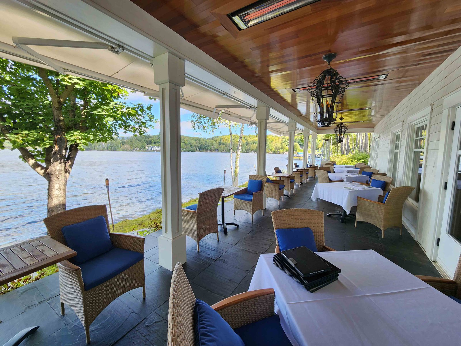 Review: Ripplecove Hotel & Spa Eastern Townships, Quebec - Ripplecove Hotel Dining -14-