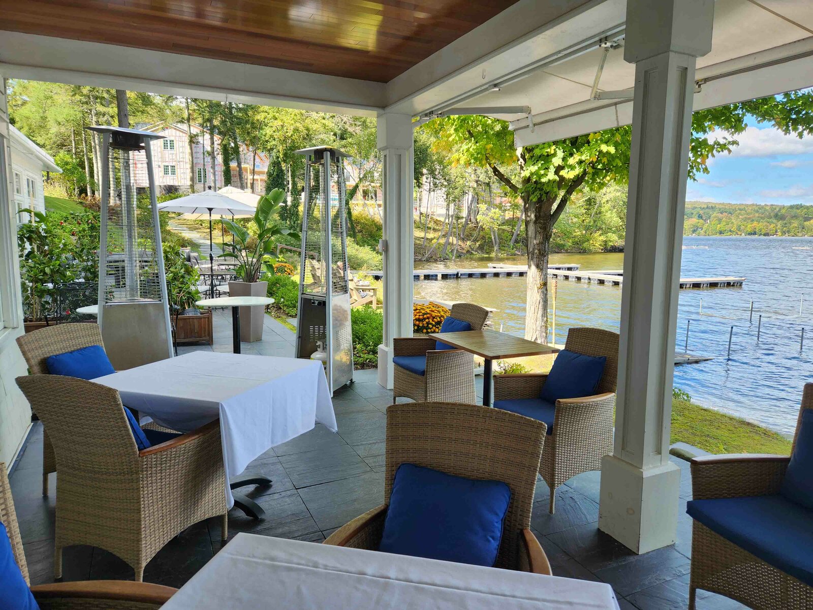 Review: Ripplecove Hotel & Spa Eastern Townships, Quebec - Ripplecove Hotel Dining -15-