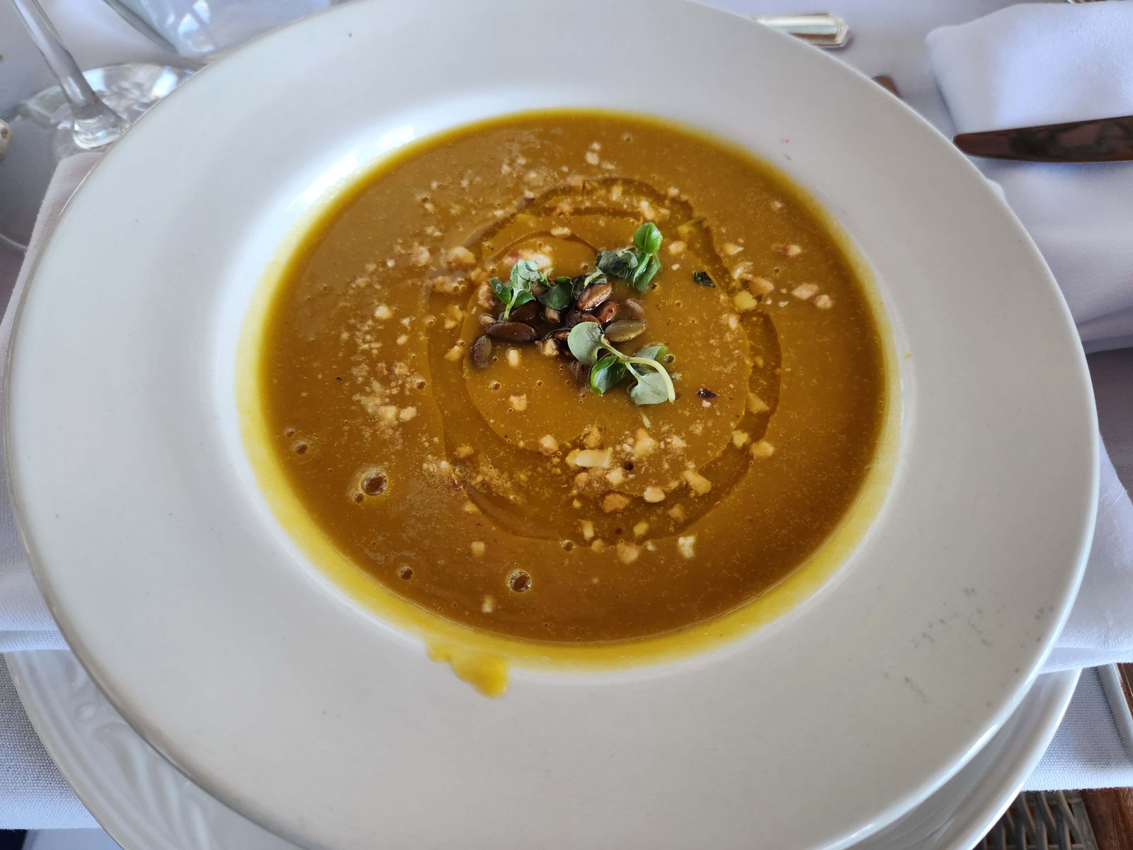 Review: Ripplecove Hotel & Spa Eastern Townships, Quebec - Ripplecove Hotel Dining -16-