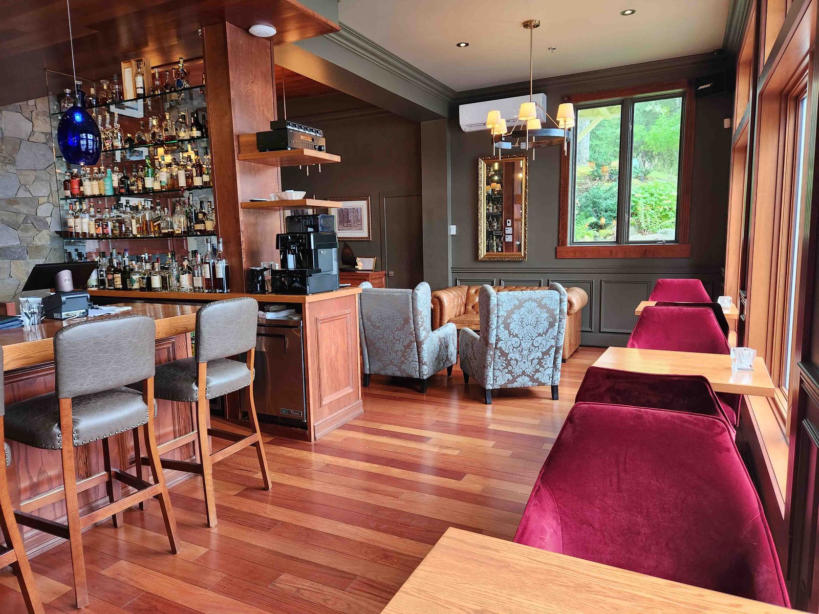 Review: Ripplecove Hotel & Spa Eastern Townships, Quebec - Ripplecove Hotel Dining -5-