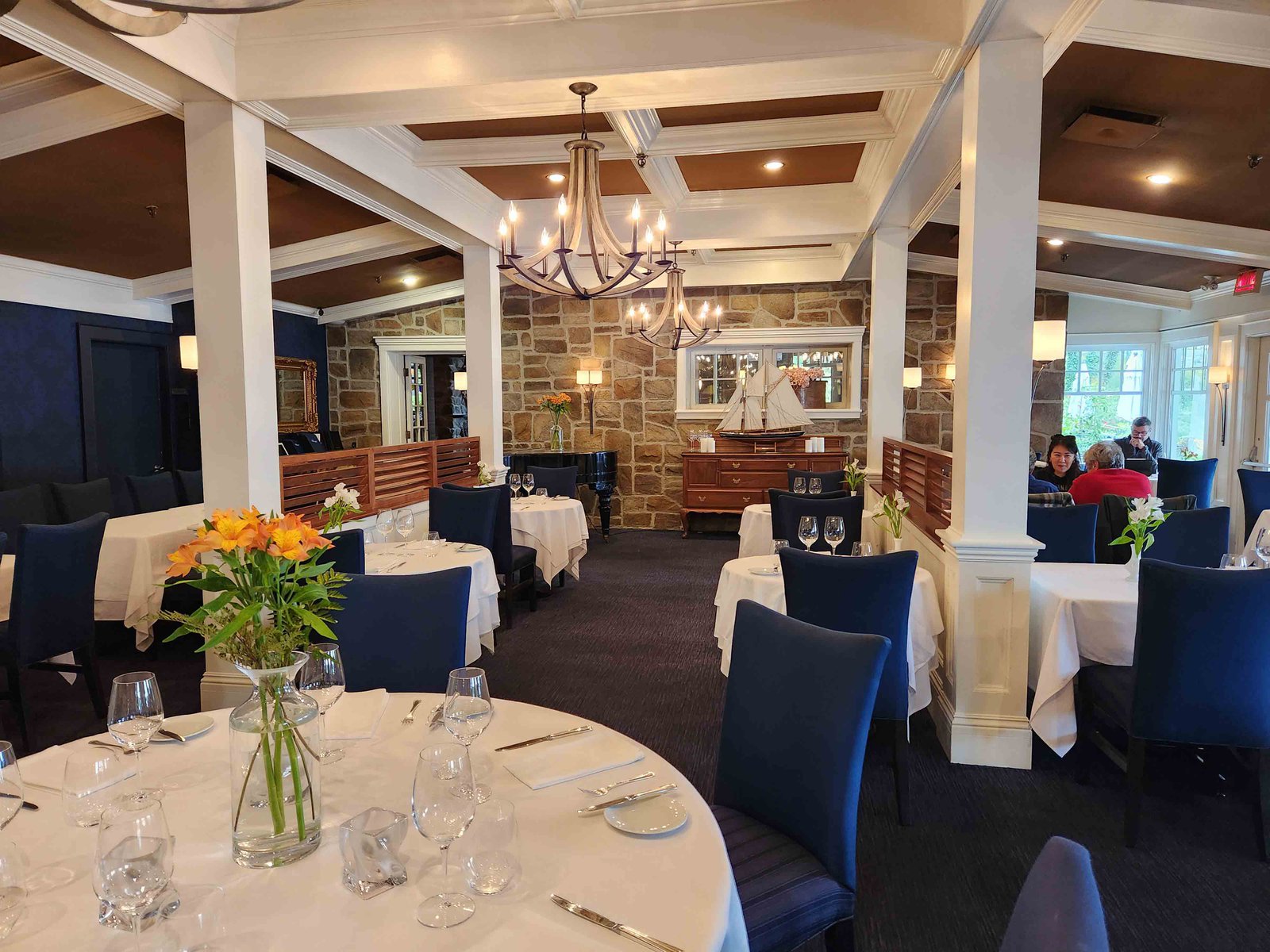 Review: Ripplecove Hotel & Spa Eastern Townships, Quebec - Ripplecove Hotel Dining -9-