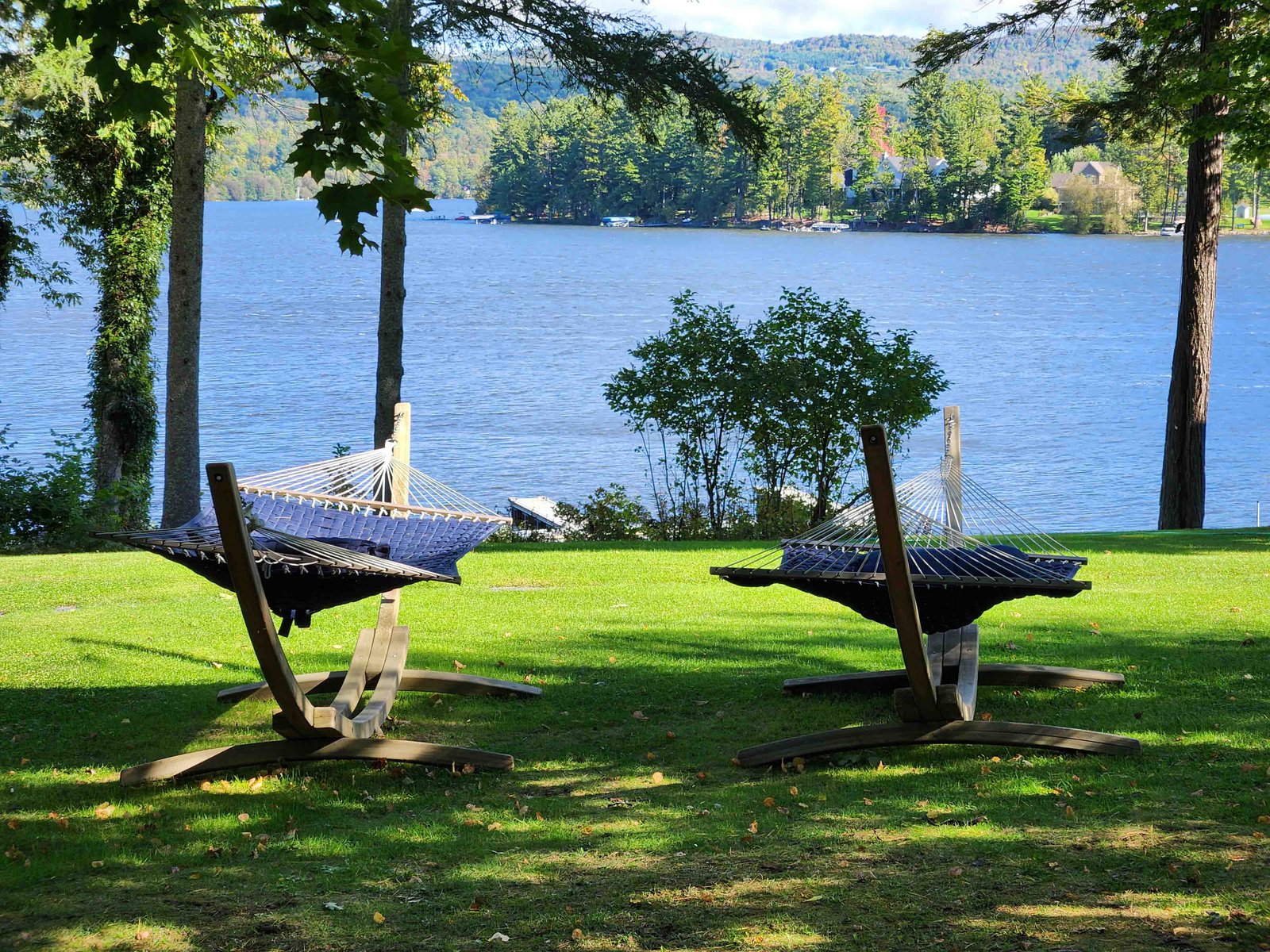 Review: Ripplecove Hotel & Spa Eastern Townships, Quebec - Ripplecove Hotel Exterior -8-