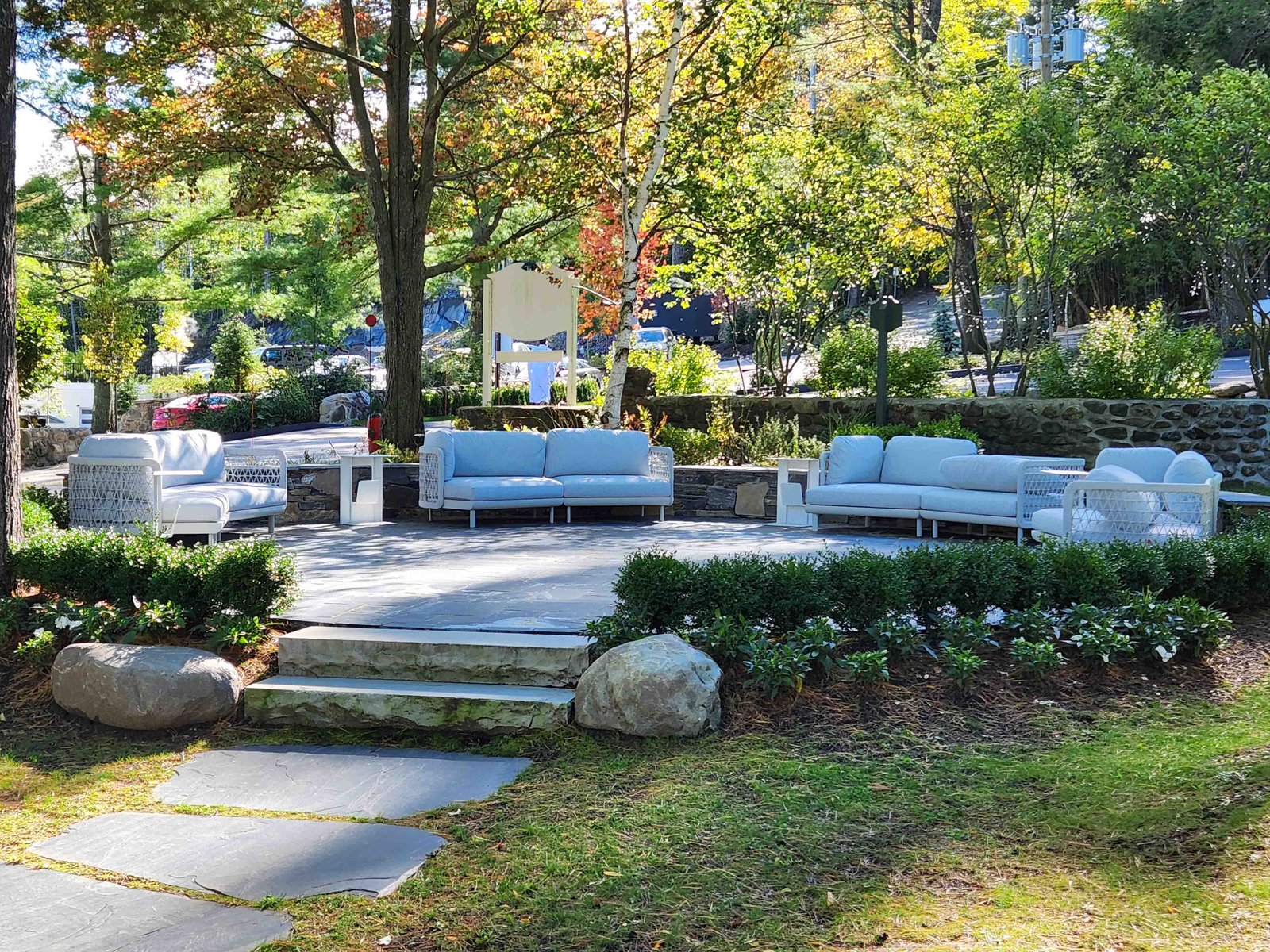 Review: Ripplecove Hotel & Spa Eastern Townships, Quebec - Ripplecove Hotel Exterior -9-