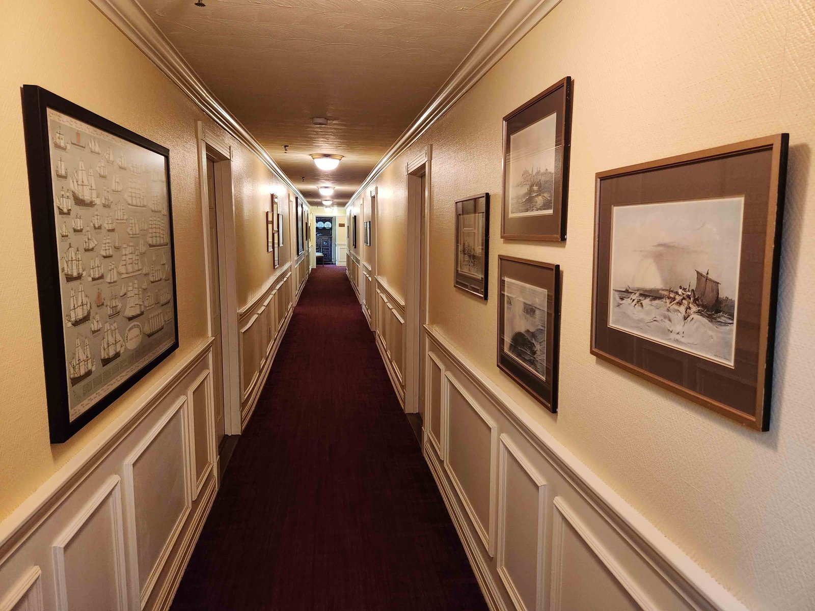 Review: Ripplecove Hotel & Spa Eastern Townships, Quebec - Ripplecove Hotel Reception -9-