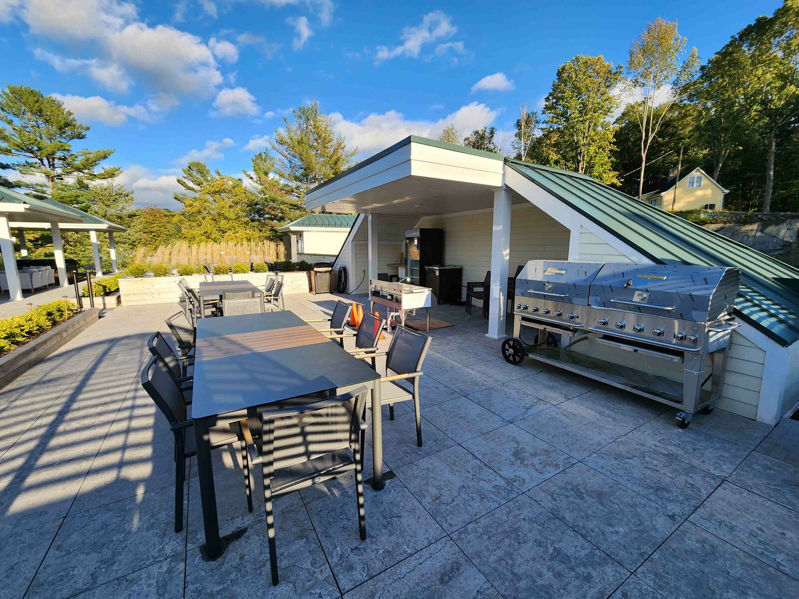 Review: Ripplecove Hotel & Spa Eastern Townships, Quebec - Ripplecove Hotel Terrace -4-