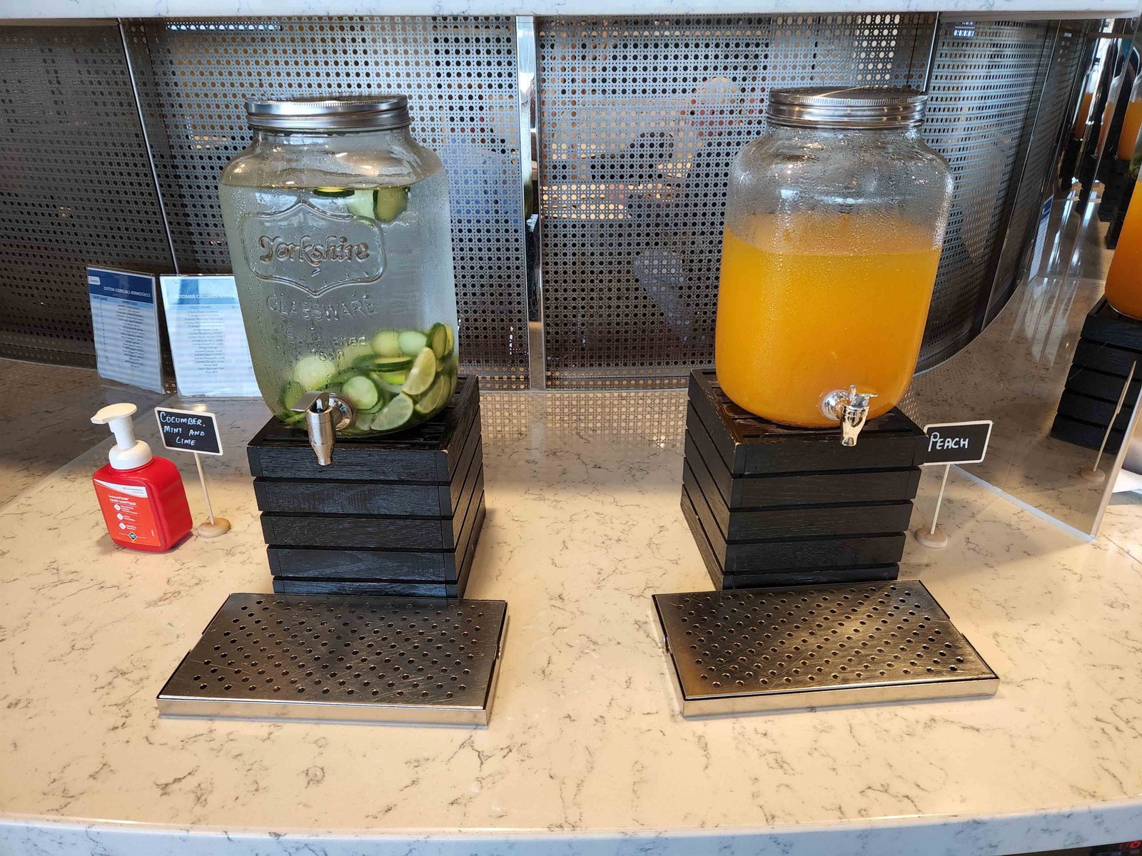 Review: United Club Lounge - London Heathrow Terminal 2B - United Polaris Heathrow T2B Food Drinks -15-