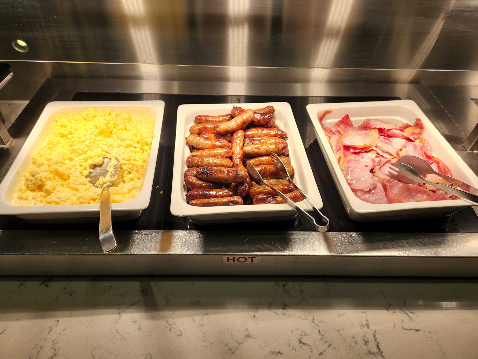 Review: United Club Lounge - London Heathrow Terminal 2B - United Polaris Heathrow T2B Food Drinks -2-