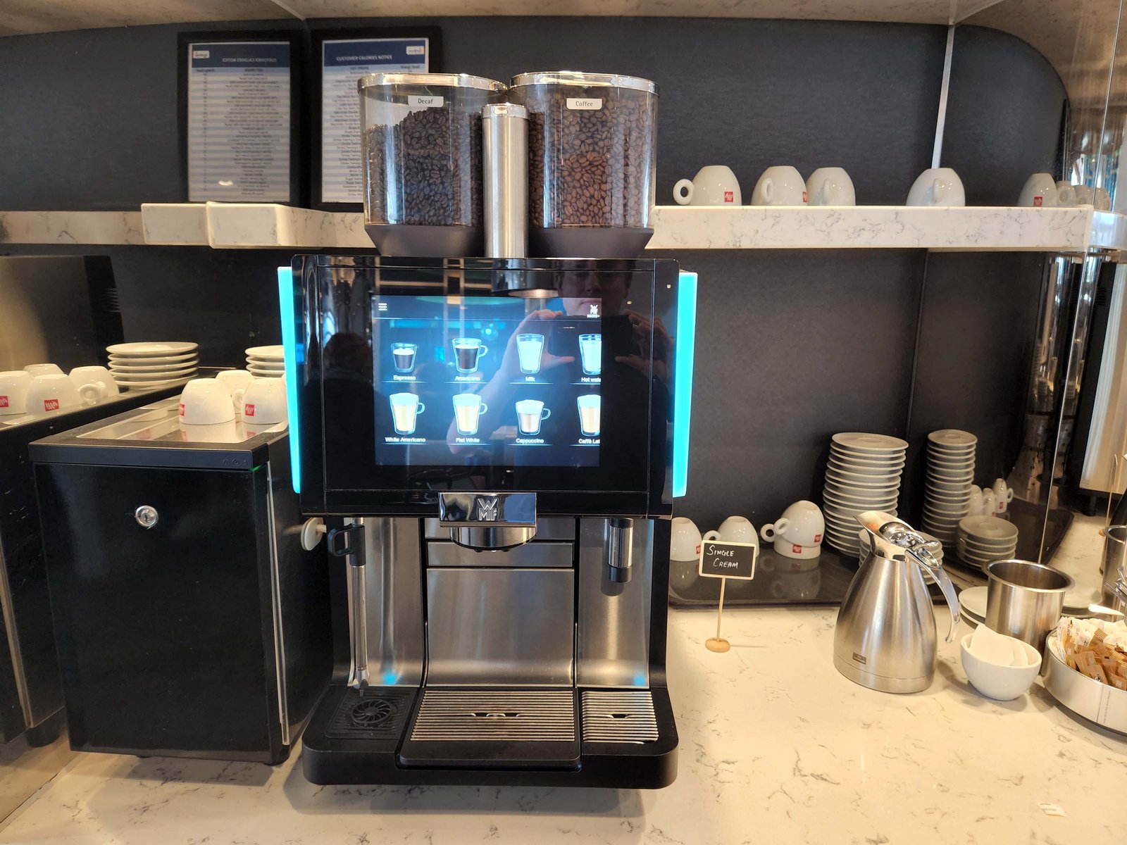 Review: United Club Lounge - London Heathrow Terminal 2B - United Polaris Heathrow T2B Food Drinks -20-