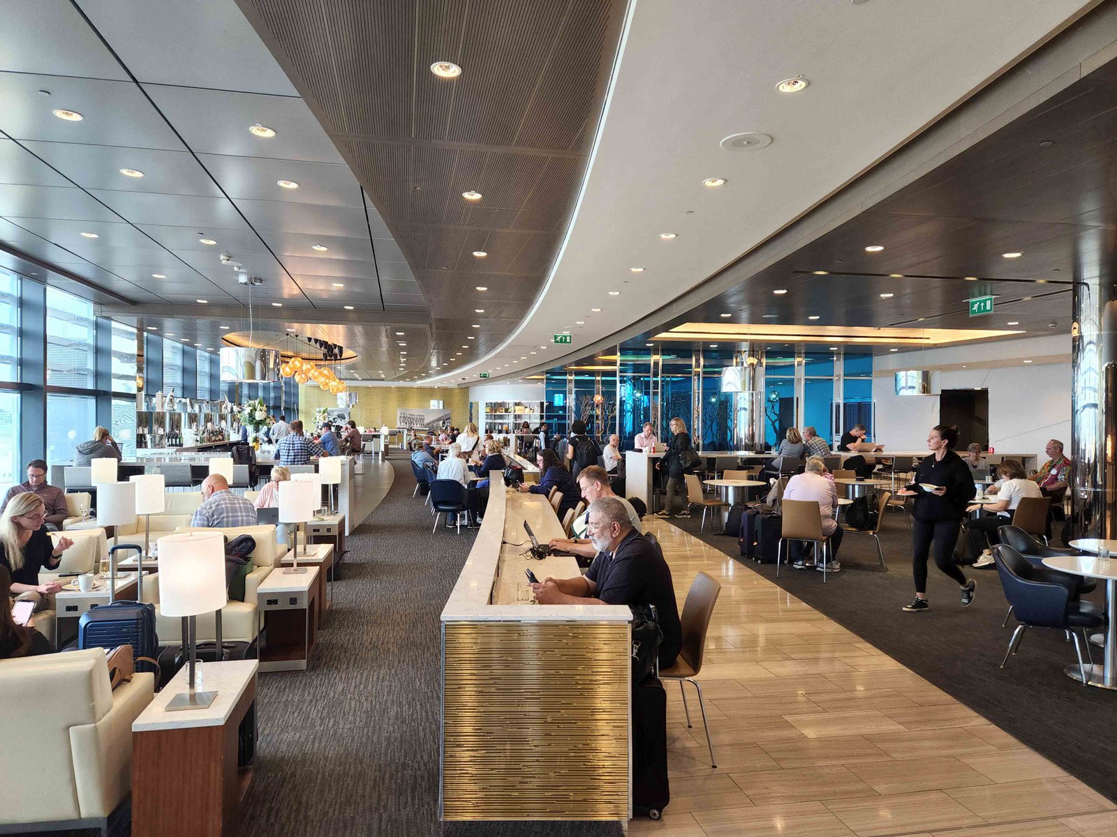 Review: United Club Lounge - London Heathrow Terminal 2B - United Polaris Heathrow T2B Seating -1-