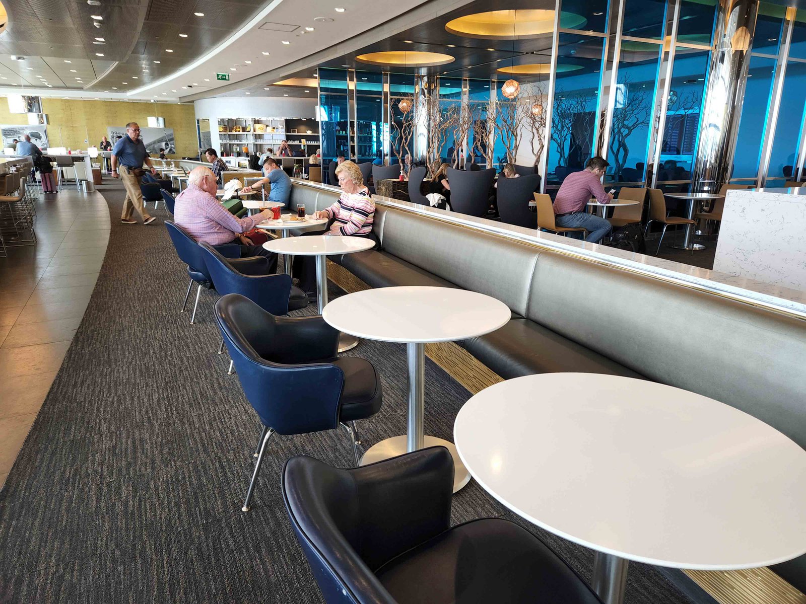 Review: United Club Lounge - London Heathrow Terminal 2B - United Polaris Heathrow T2B Seating -4-