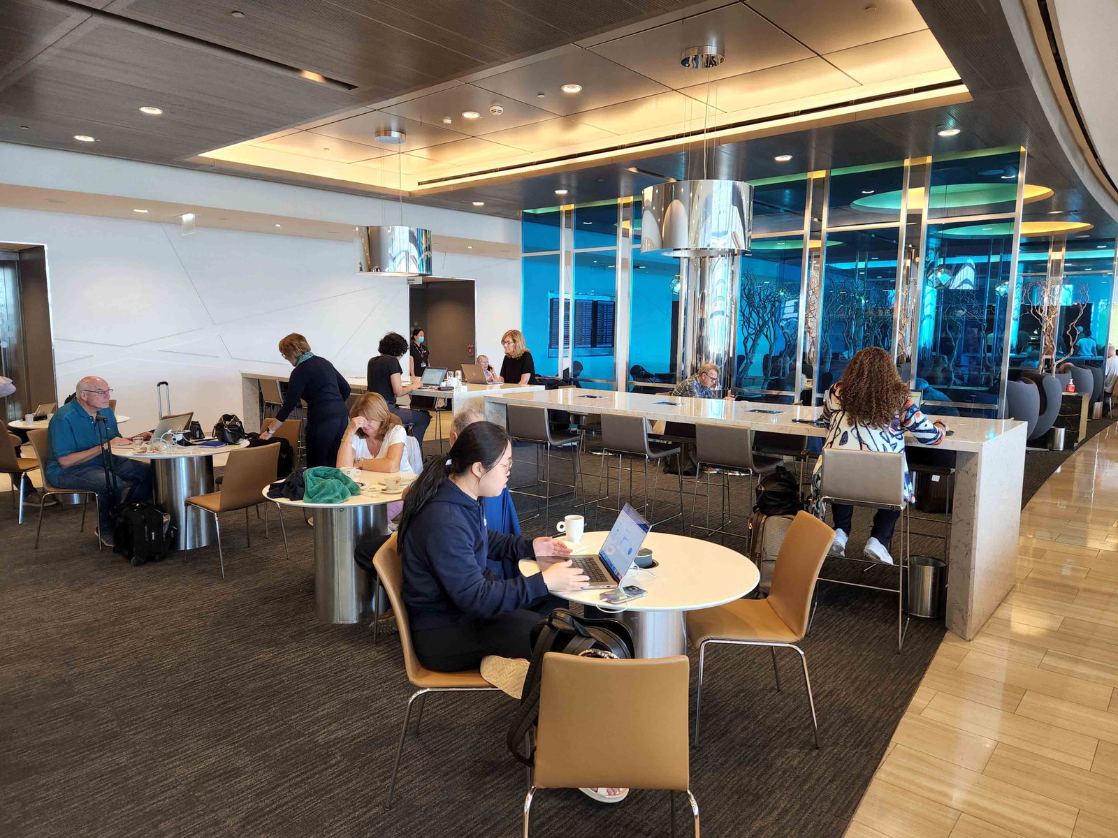 Review: United Club Lounge - London Heathrow Terminal 2B - United Polaris Heathrow T2B Seating -9-
