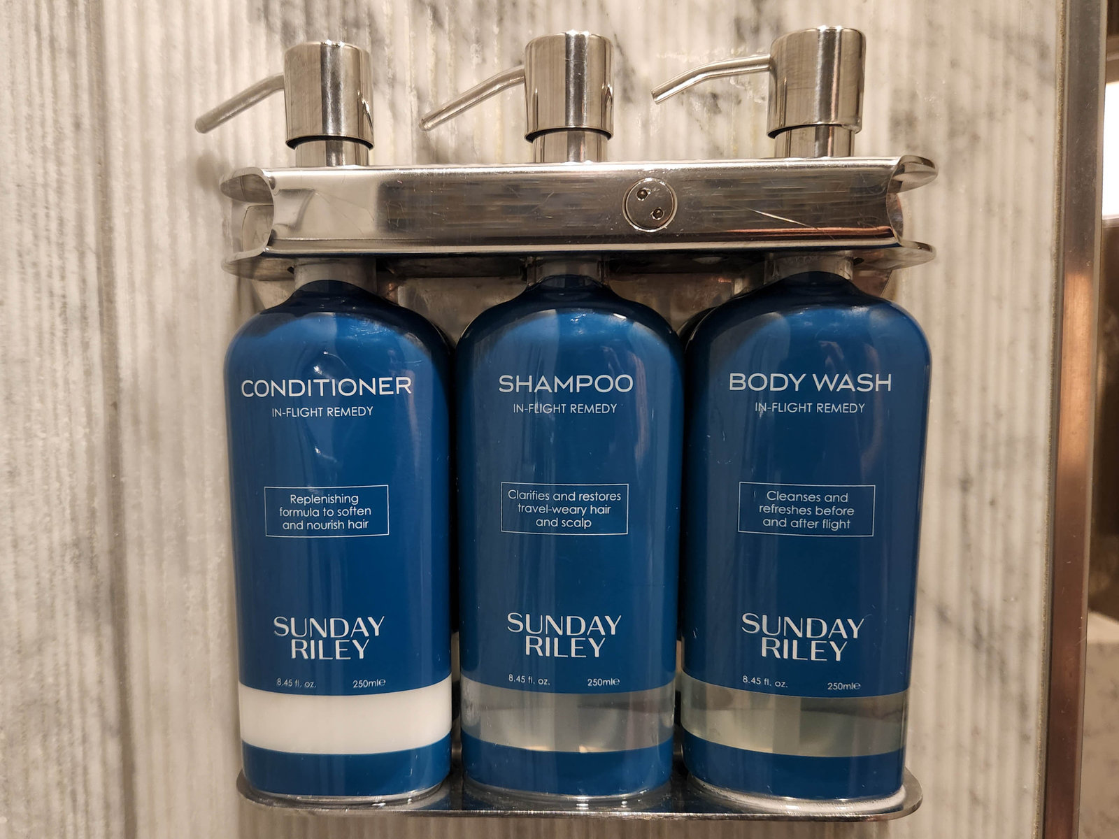 Review: United Club Lounge - London Heathrow Terminal 2B - United Polaris Heathrow T2B Showers -9-