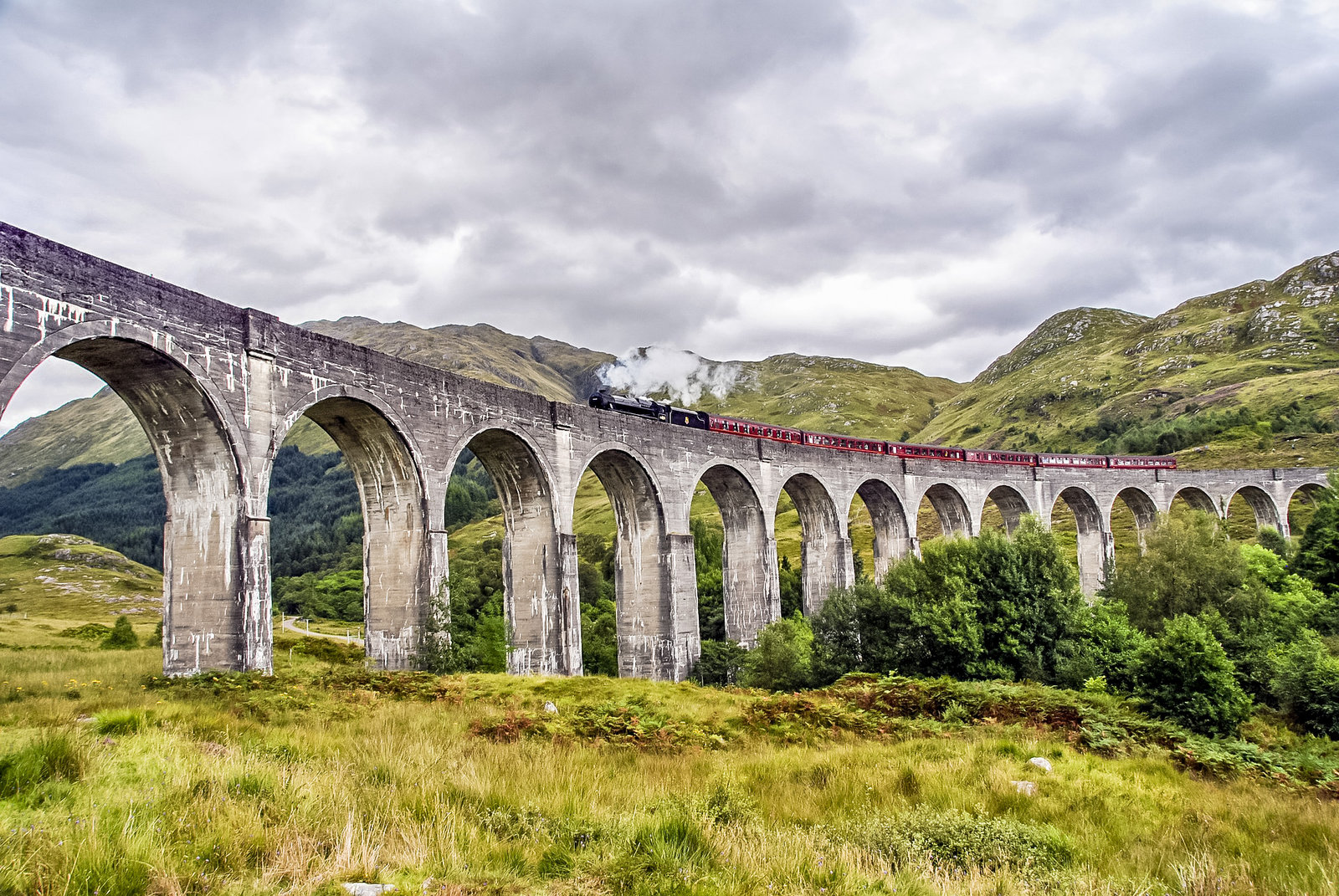 Harry Potter: Ultimate Experiences With Points and Miles - Harry Potter Train