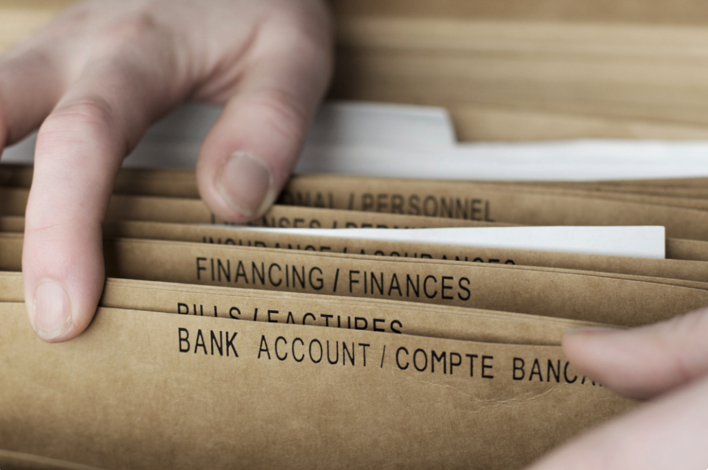 comptes bancaires finances personnel particulier factures