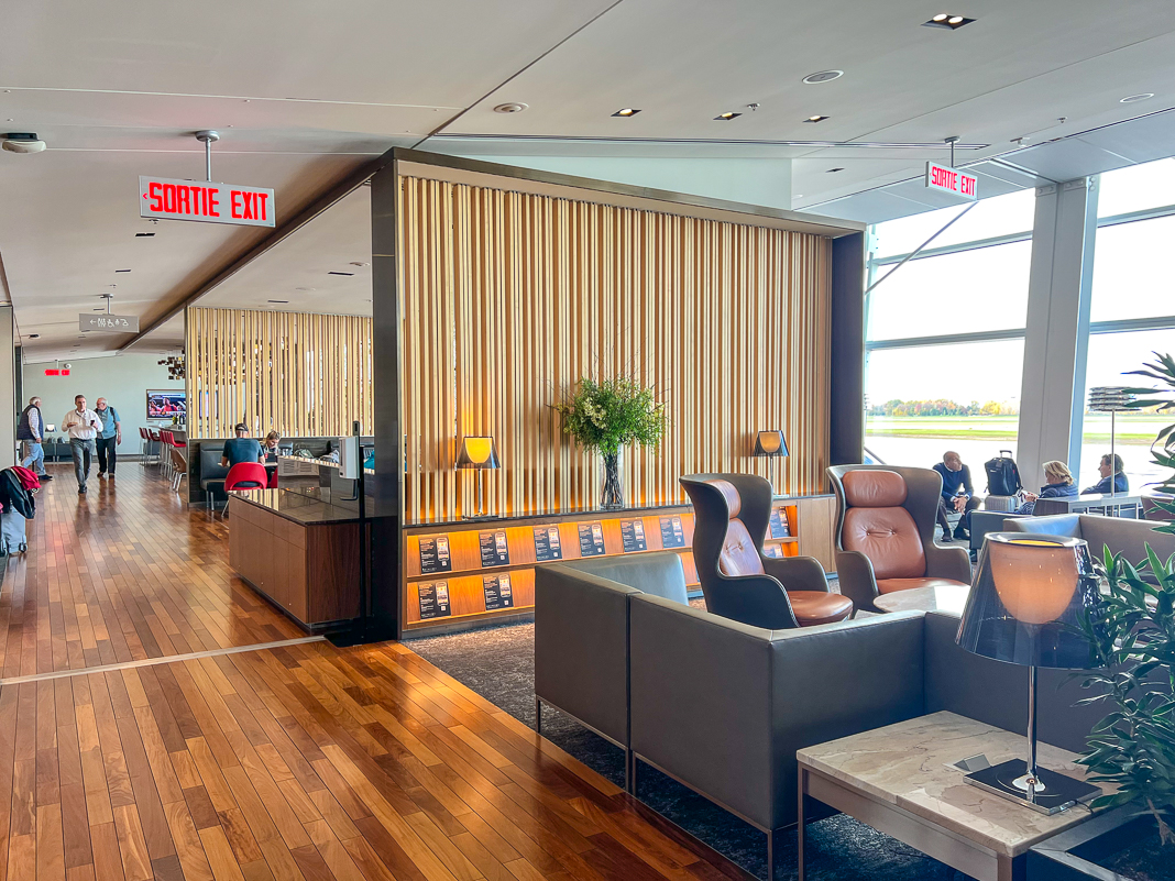 Avis: Salon Feuille d’Érable Air Canada Transfrontalier, YUL - Salons Feuille D Érable Air Canada 10
