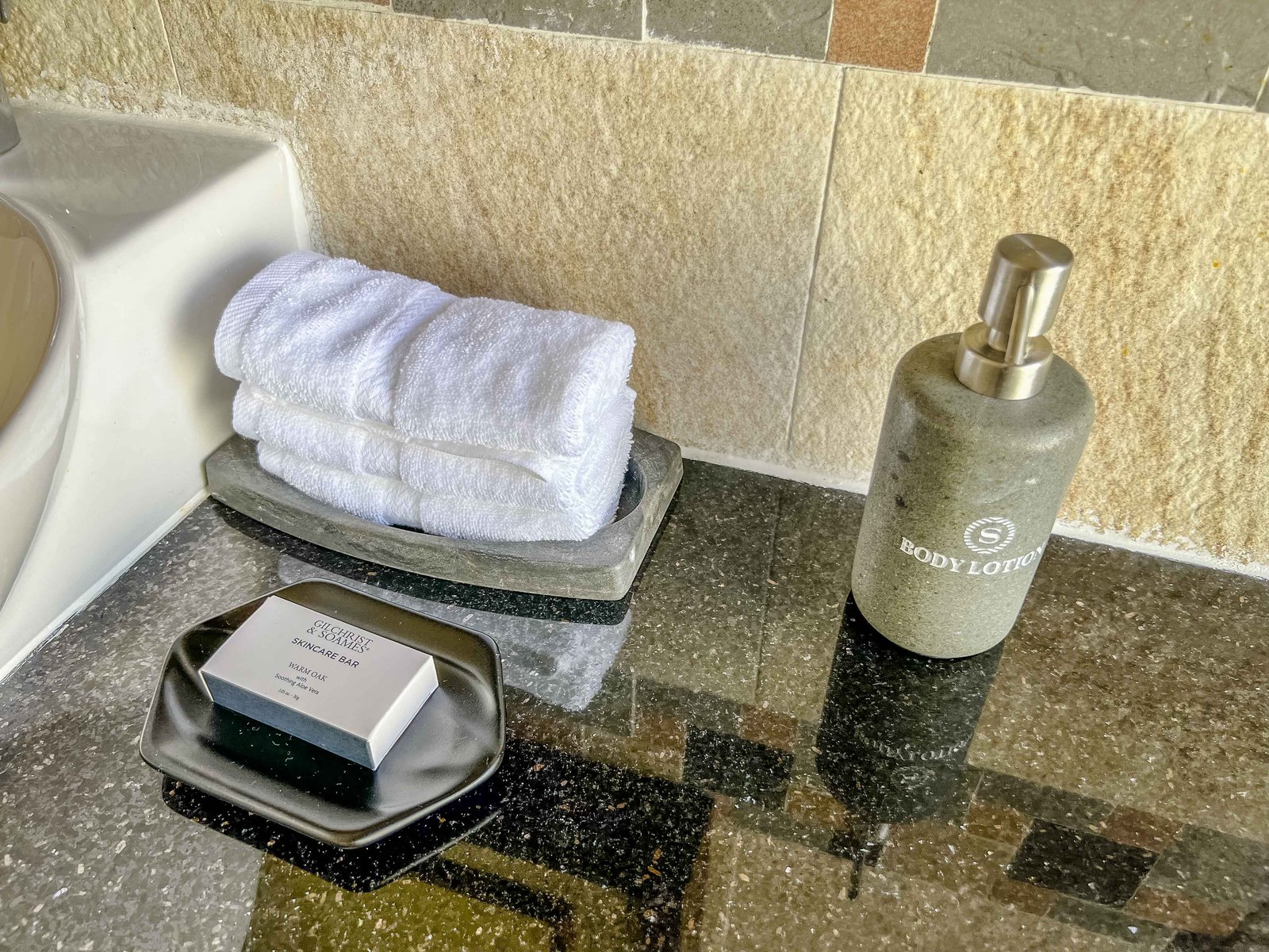 Review: Sheraton Maldives Full Moon Resort & Spa - Bathroom-6042