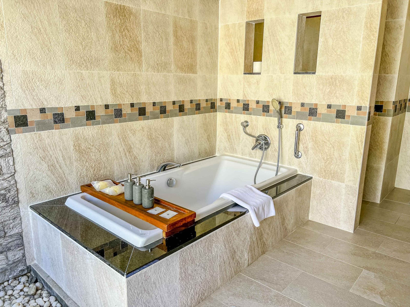 Review: Sheraton Maldives Full Moon Resort & Spa - Bathroom-6043
