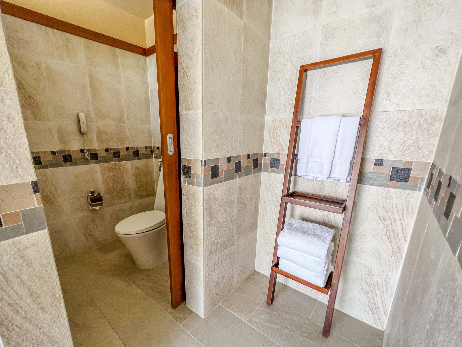 Review: Sheraton Maldives Full Moon Resort & Spa - Bathroom-6047