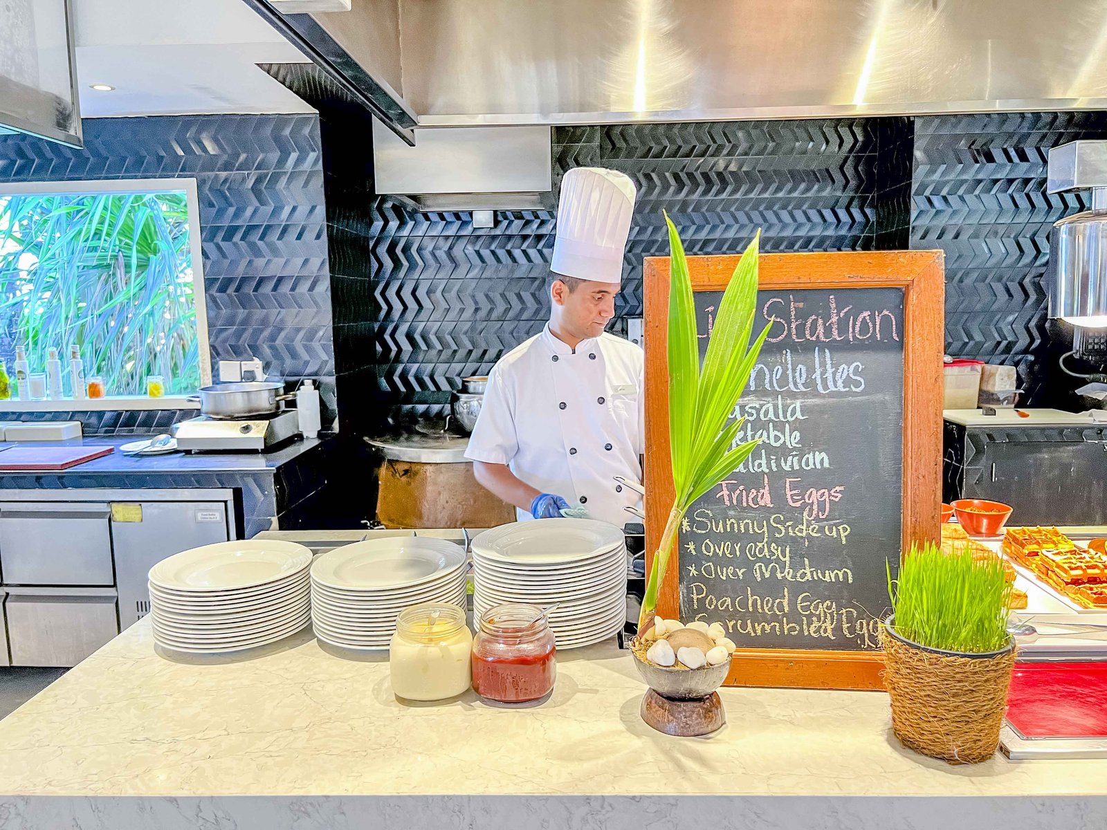 Review: Sheraton Maldives Full Moon Resort & Spa - Feast Breakfast-6747