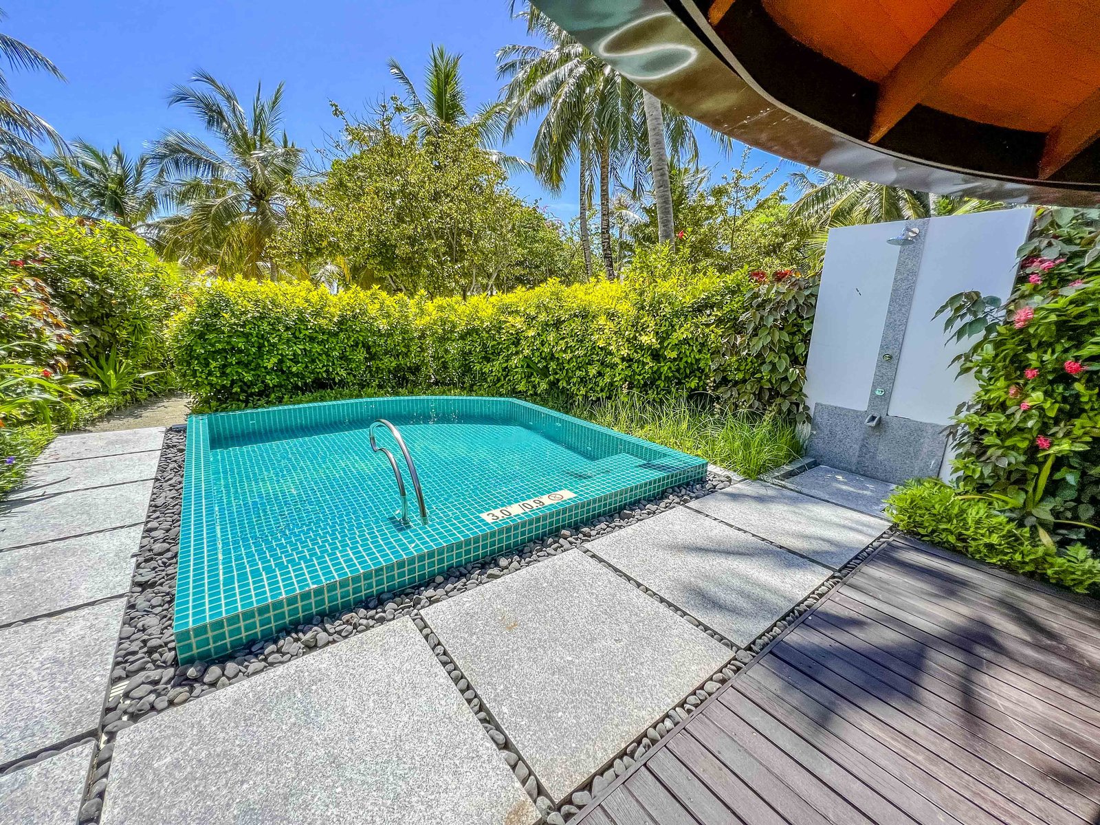 Review: Sheraton Maldives Full Moon Resort & Spa - Sheraton Maldives Garden Pool 6097