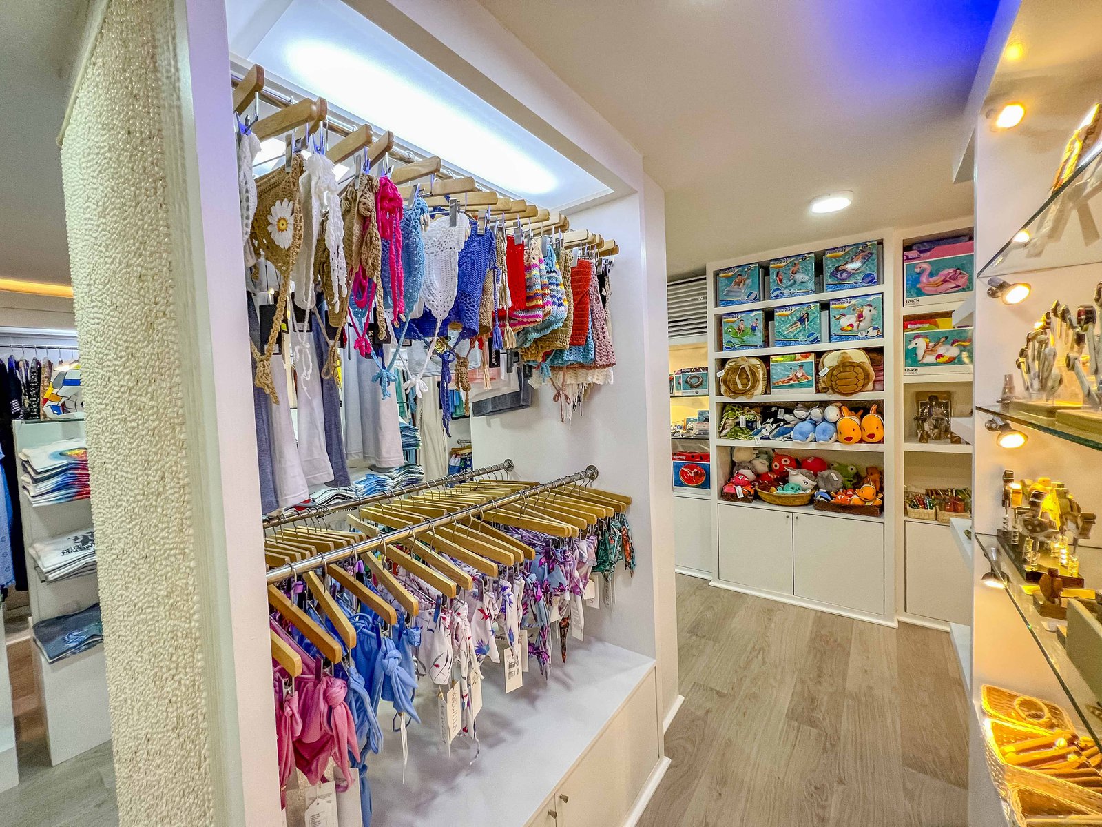 Review: Sheraton Maldives Full Moon Resort & Spa - Sheraton Maldives Gift Shop Boutique 6236