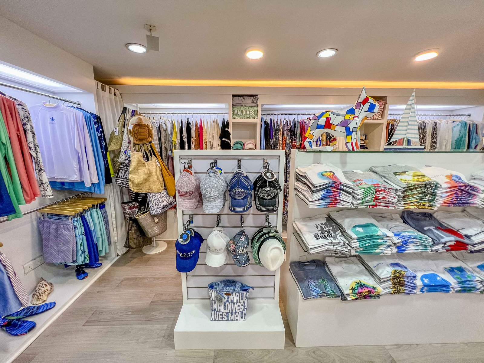 Review: Sheraton Maldives Full Moon Resort & Spa - Sheraton Maldives Gift Shop Boutique 6237