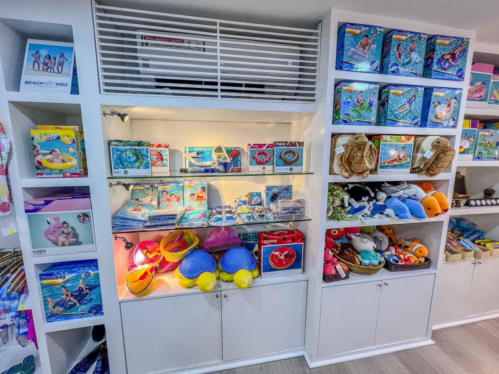 Review: Sheraton Maldives Full Moon Resort & Spa - Sheraton Maldives Gift Shop Boutique 6238