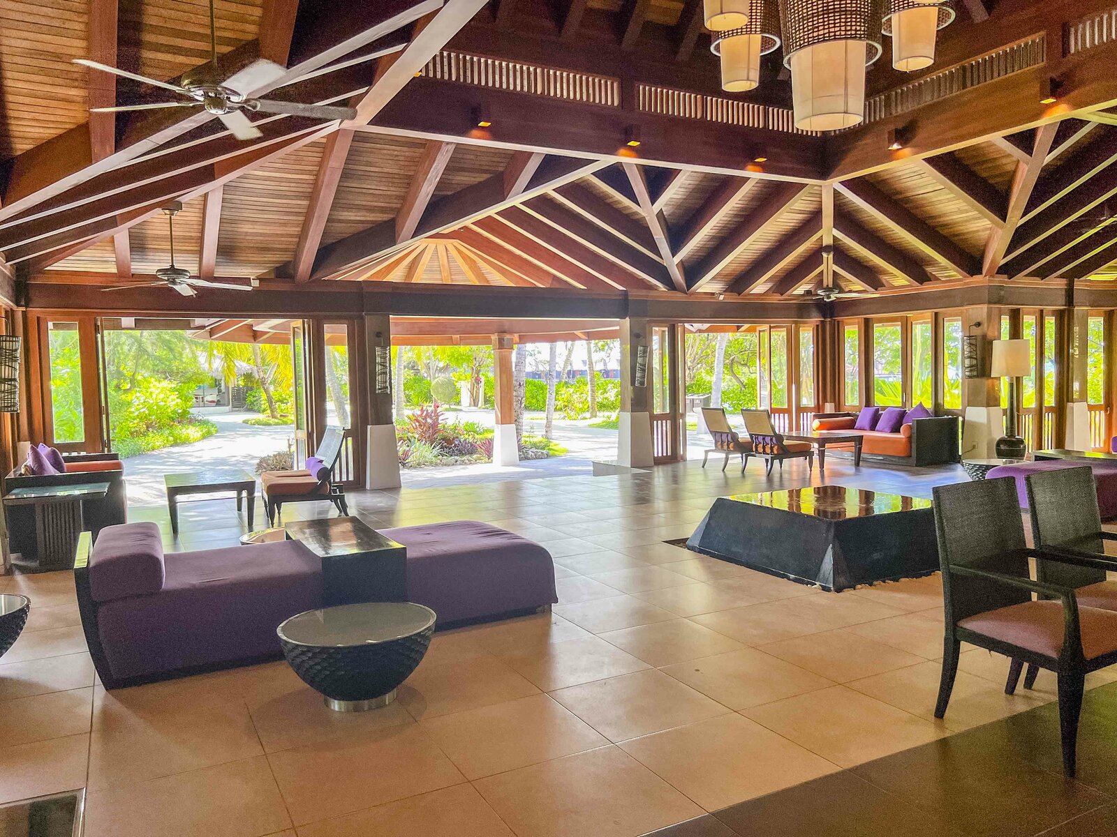 Review: Sheraton Maldives Full Moon Resort & Spa - Sheraton Maldives Reception 6248