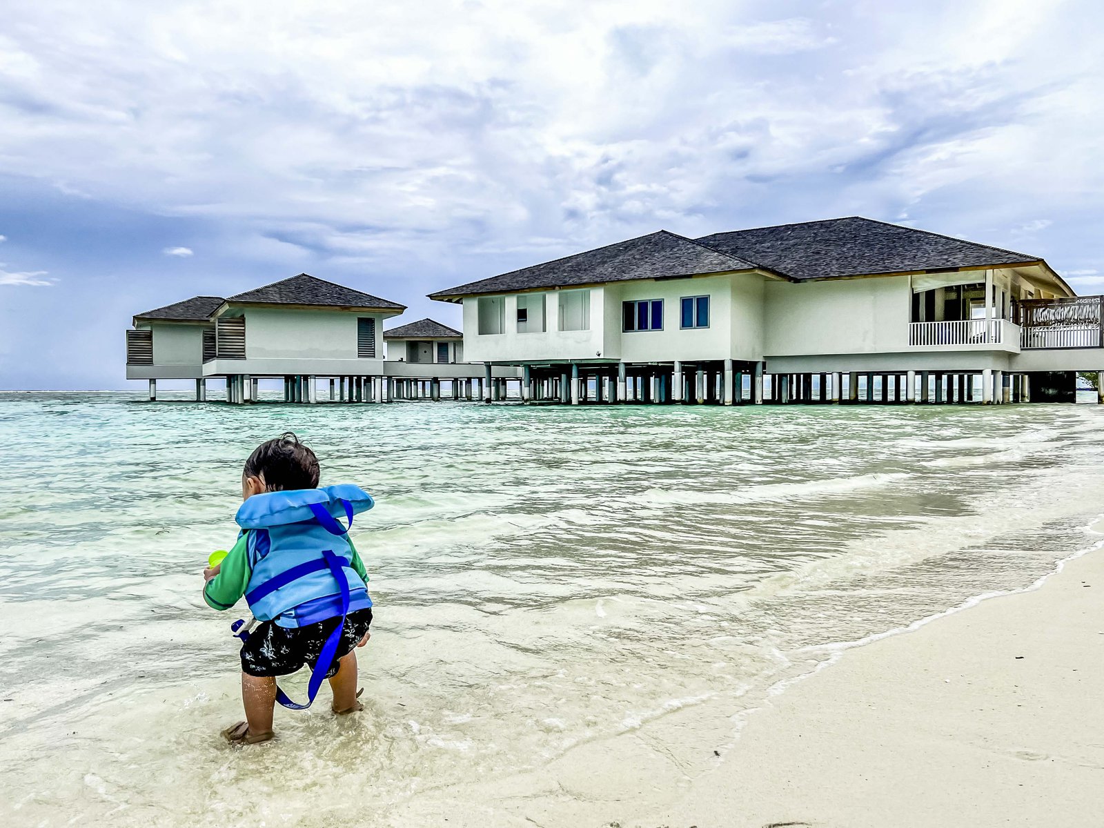 Aline - Le Méridien Maldives Beach -near Spa-