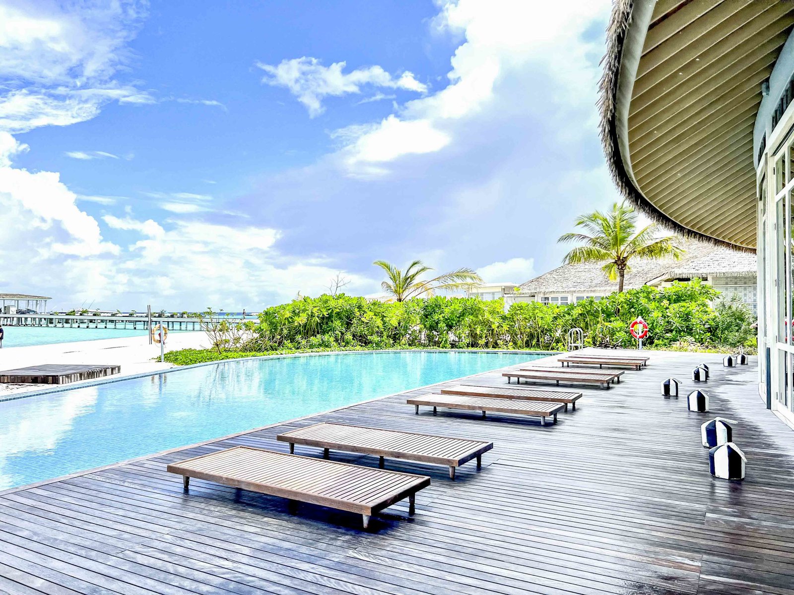 Le Meridien Maldives Resort Spa Main Pool 4137