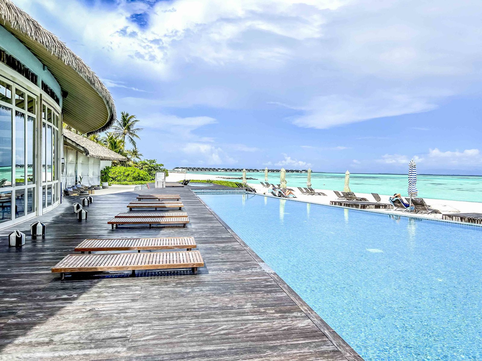 Le Meridien Maldives Resort Spa Main Pool 4146