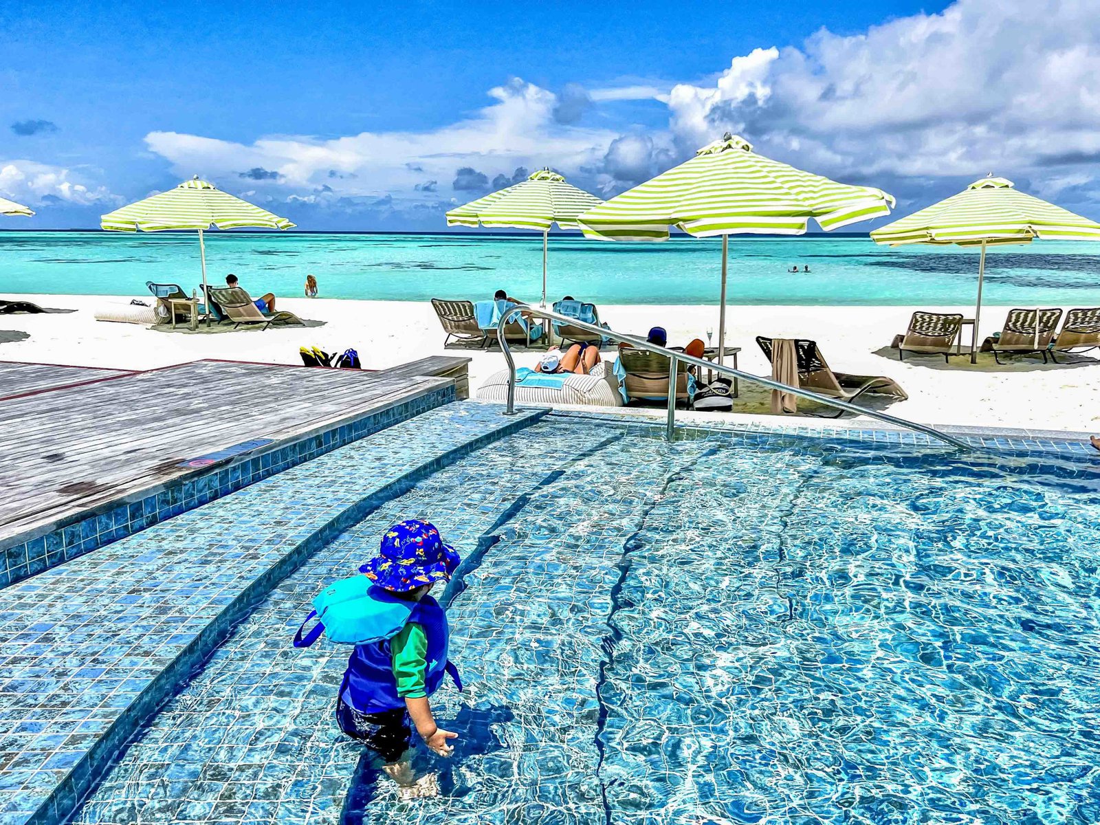 Le Meridien Maldives Resort Spa Main Pool 5513