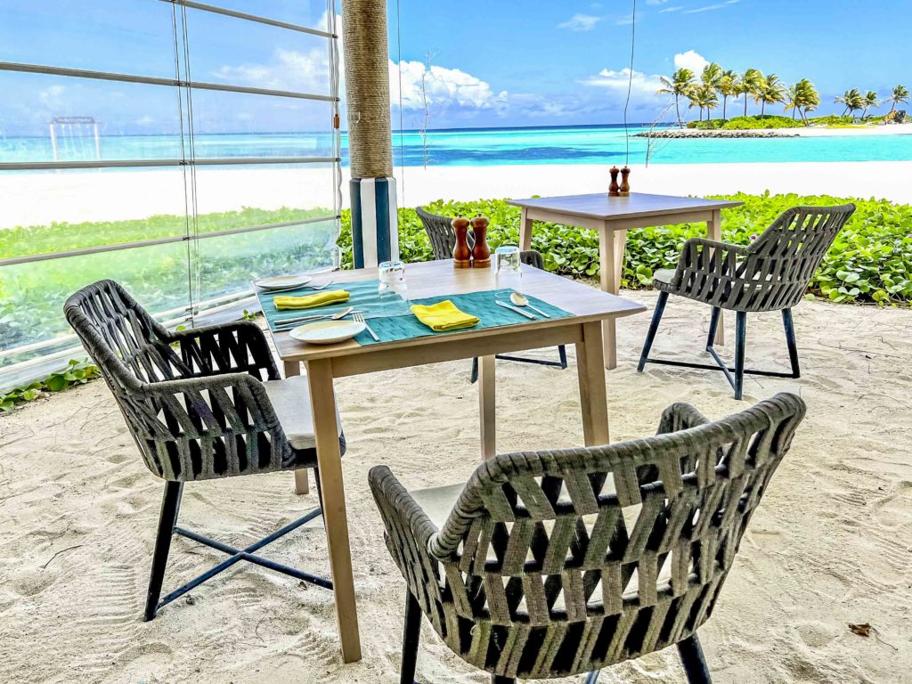 Le Meridien Maldives Resort Spa Turquoise Breakfast 4218