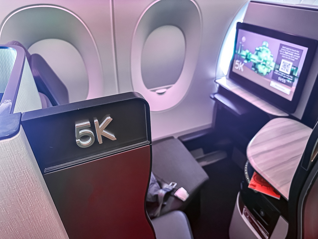 Review: Qatar Airways QSuite A350-1000 | Business Class | RUH-DOH - Qatar Airways A350-36